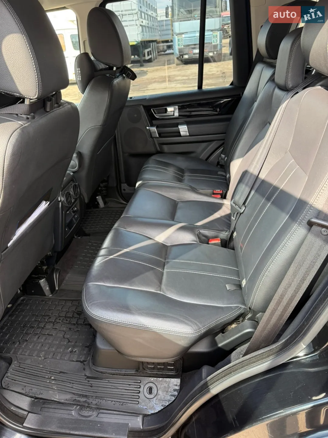 2015 Land Rover Discovery - мініатюра 12