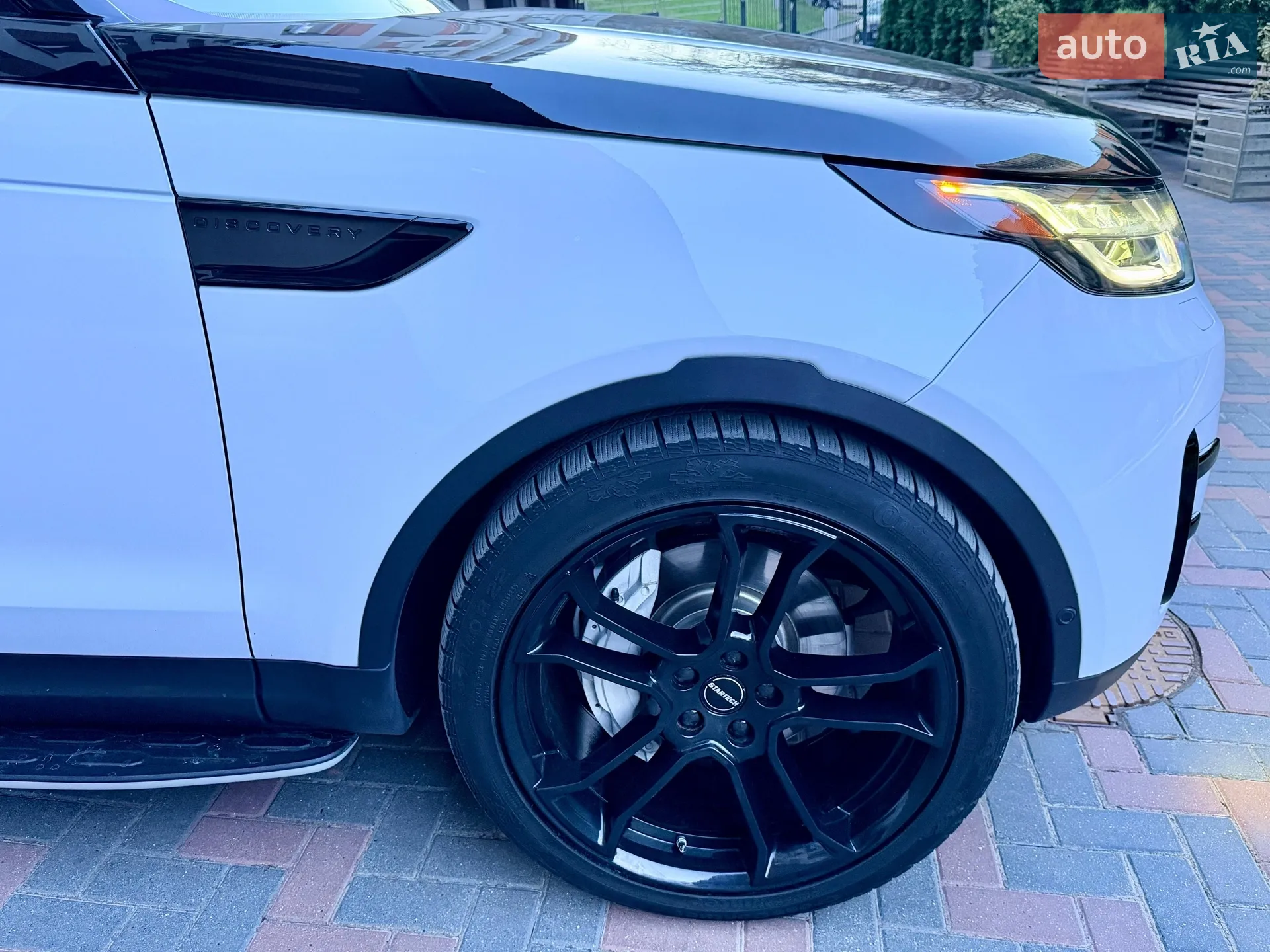 2018 Land Rover Discovery - мініатюра 11