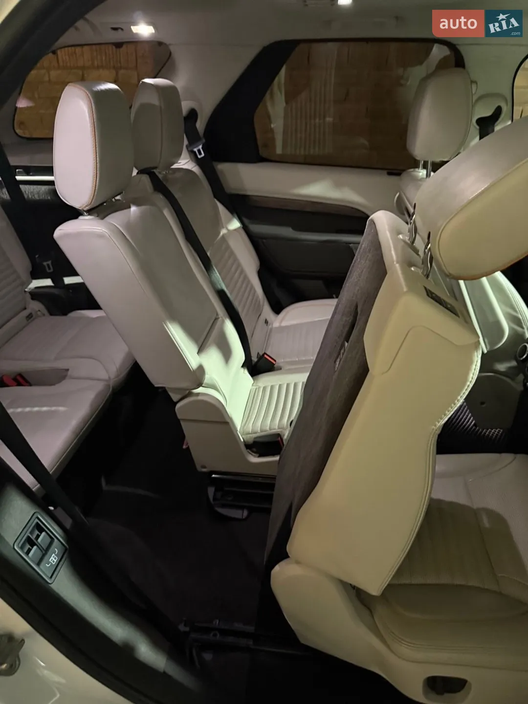 2017 Land Rover Discovery - мініатюра 20