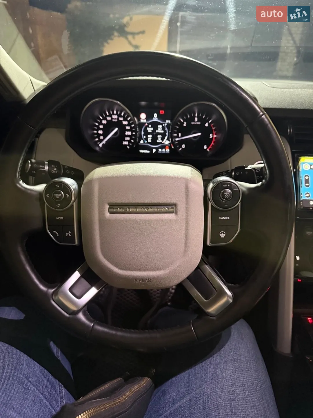 2017 Land Rover Discovery - мініатюра 28