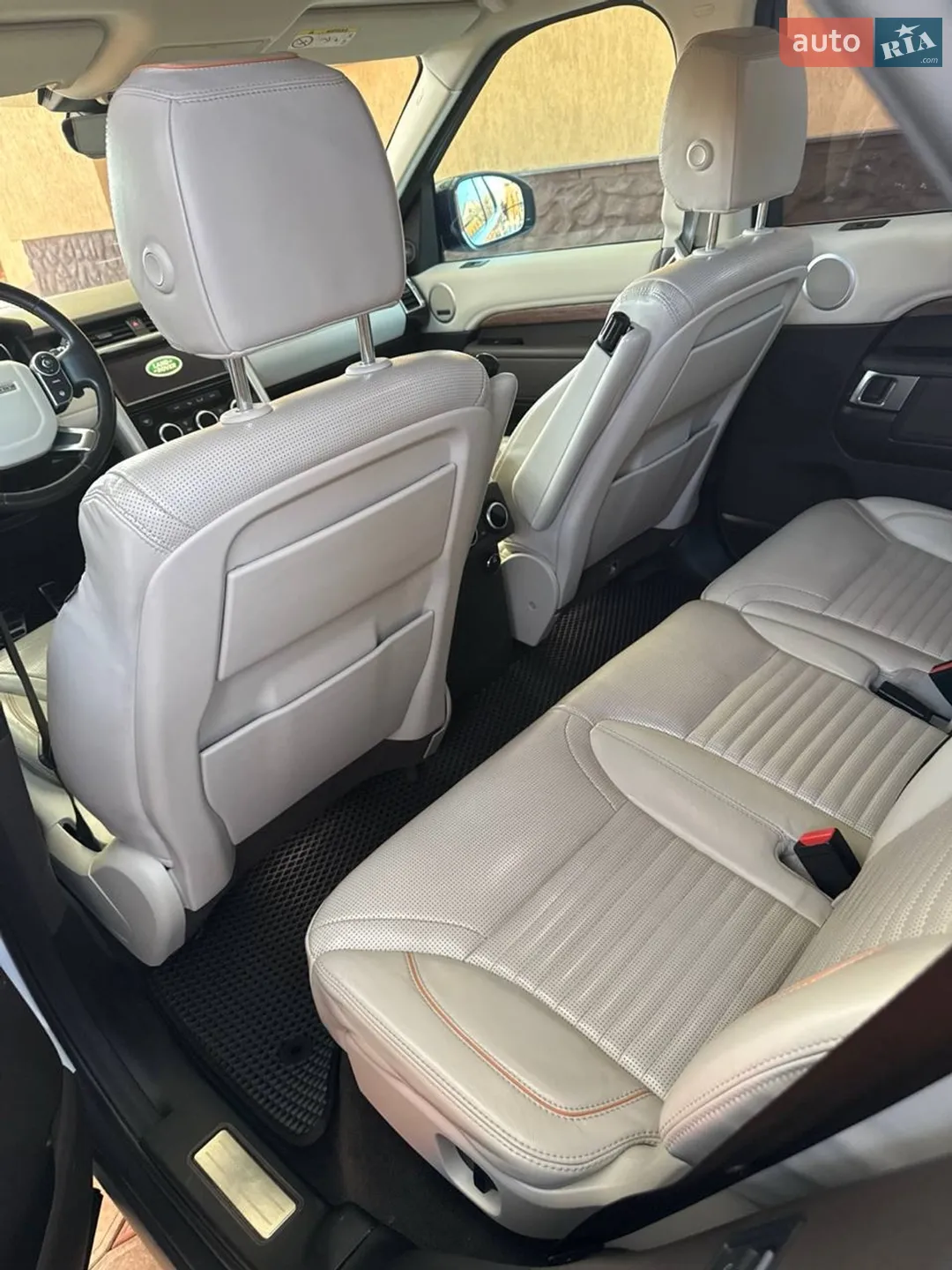 2017 Land Rover Discovery - мініатюра 30