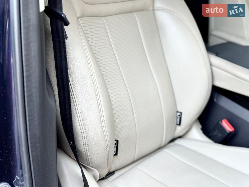 Внедорожник / Кроссовер Land Rover Discovery 2018 в Тернополе