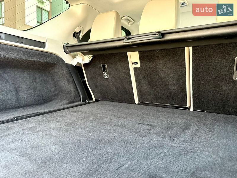 Внедорожник / Кроссовер Land Rover Discovery 2018 в Тернополе