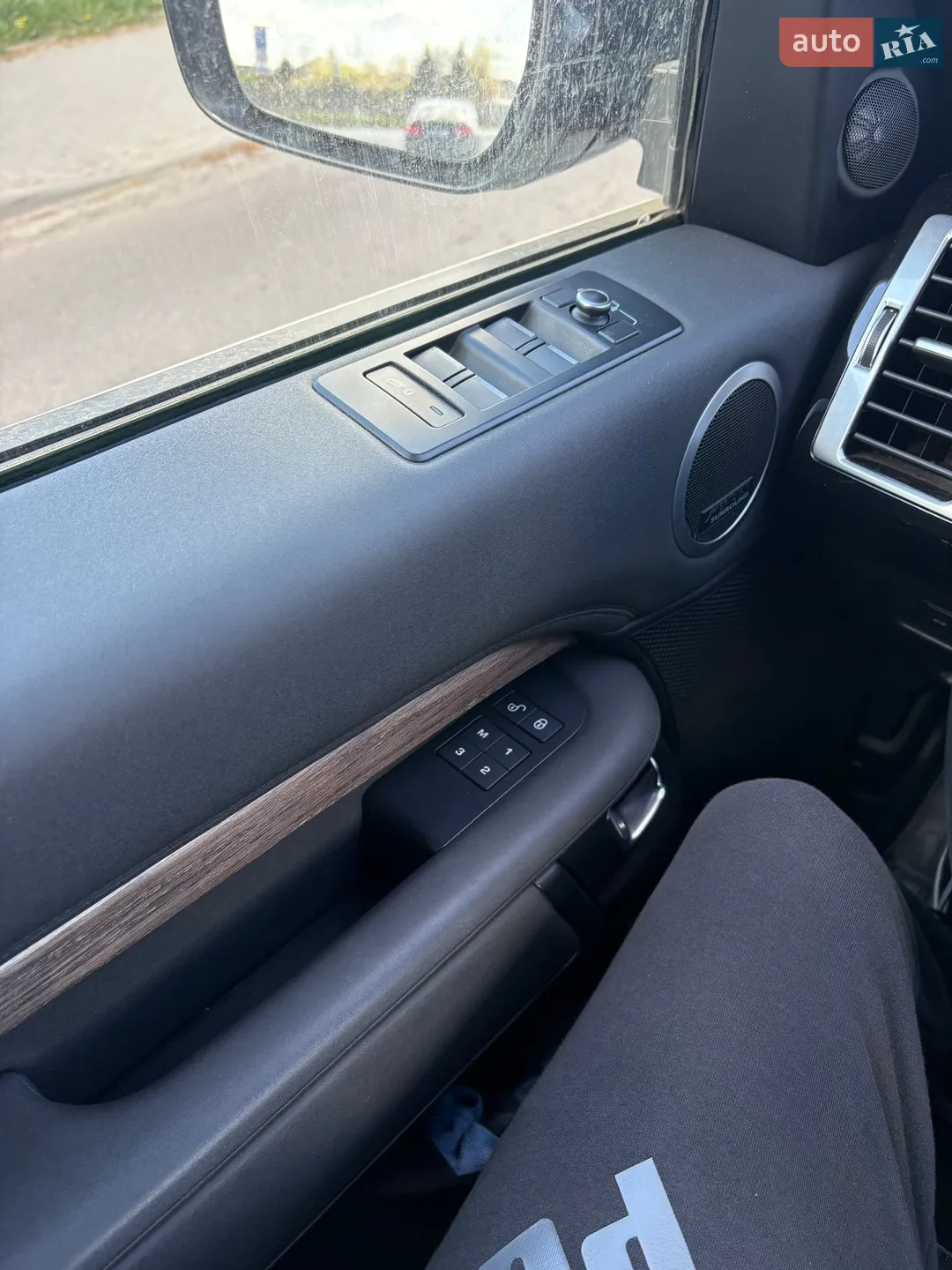 2017 Land Rover Discovery - мініатюра 9