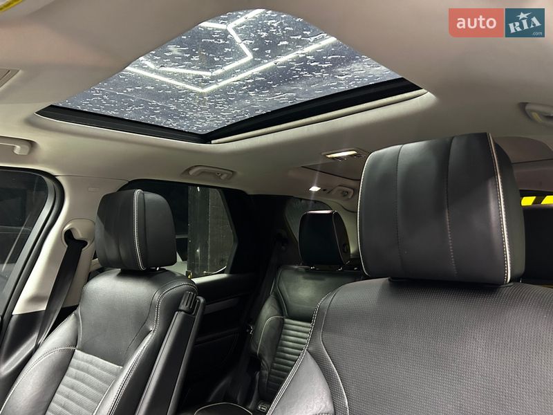 Позашляховик / Кросовер Land Rover Discovery 2017 в Чернівцях