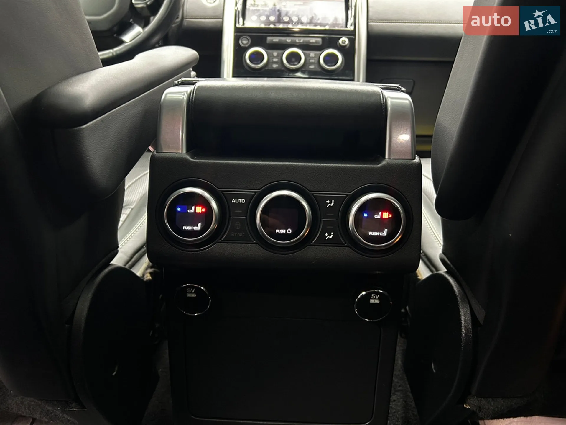 2017 Land Rover Discovery - мініатюра 23
