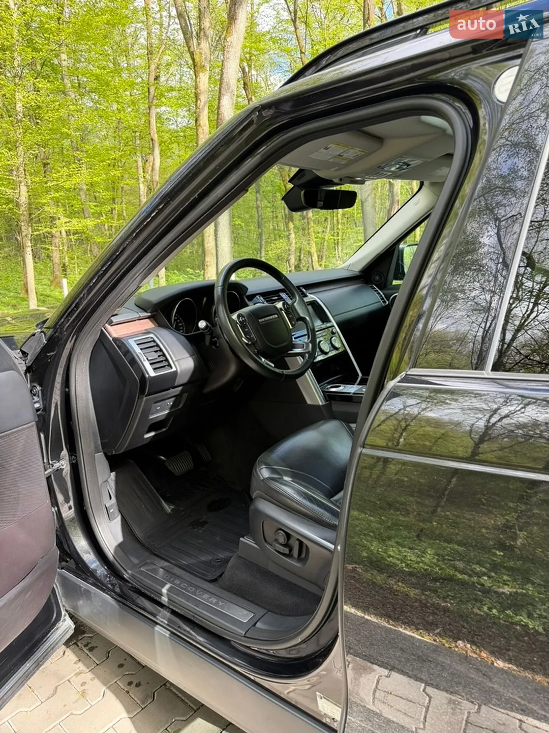 2017 Land Rover Discovery - мініатюра 18