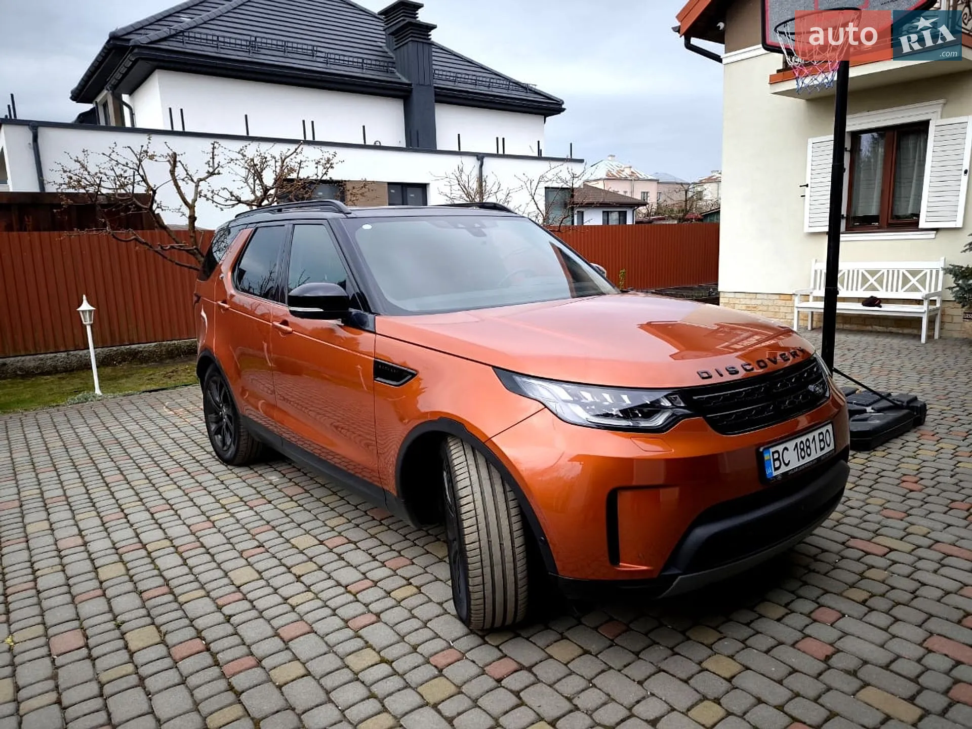 2020 Land Rover Discovery - мініатюра 8