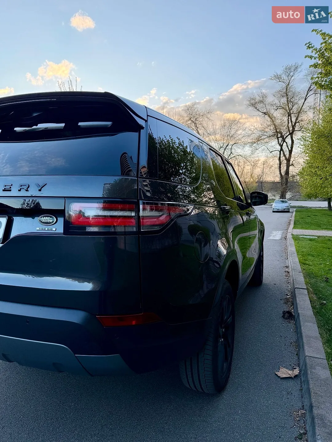 2018 Land Rover Discovery - мініатюра 10