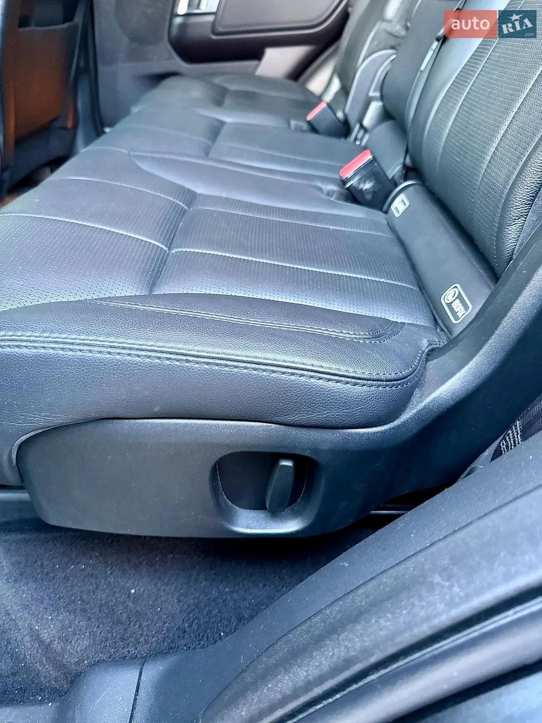 2018 Land Rover Discovery - мініатюра 27