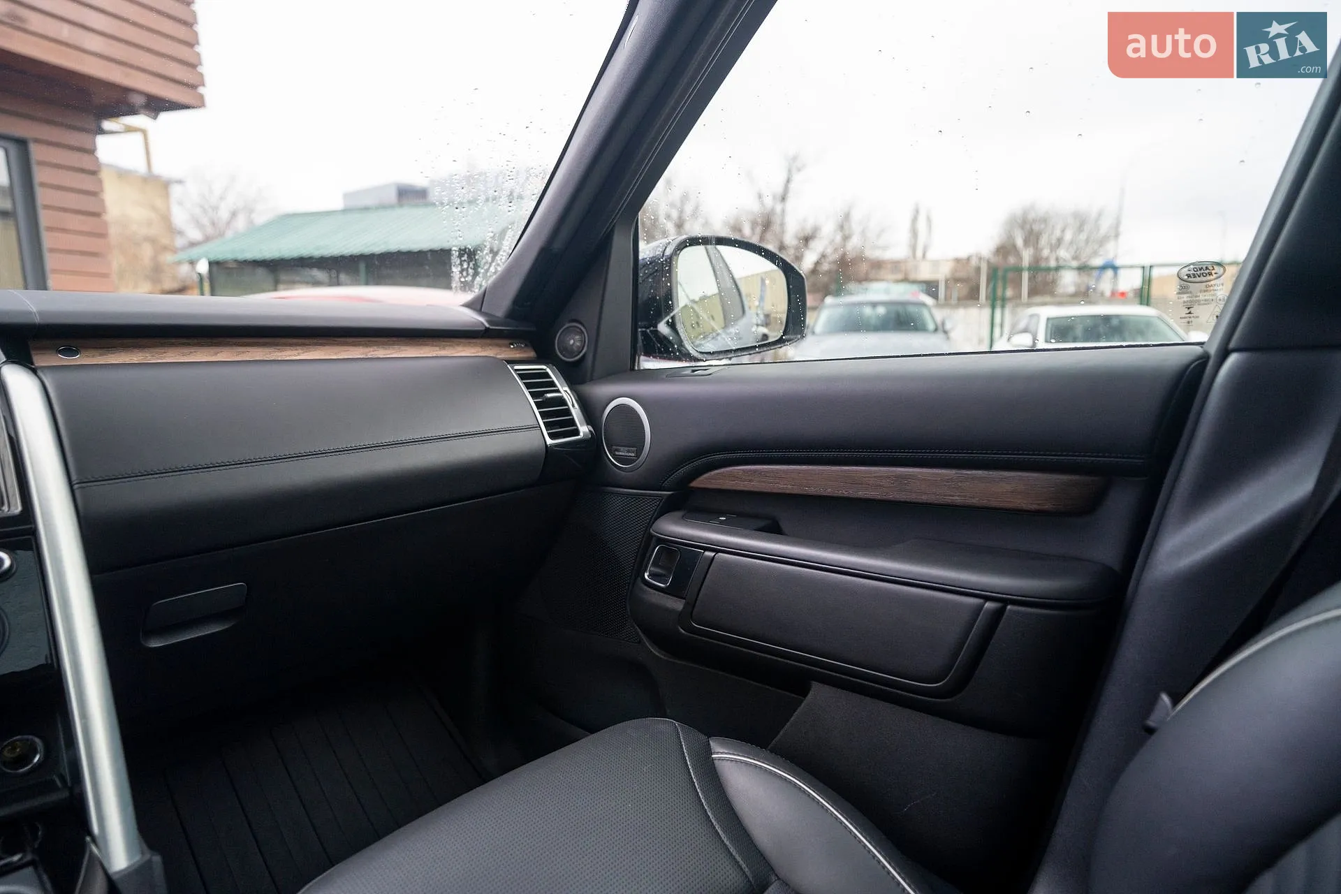 2019 Land Rover Discovery - мініатюра 28