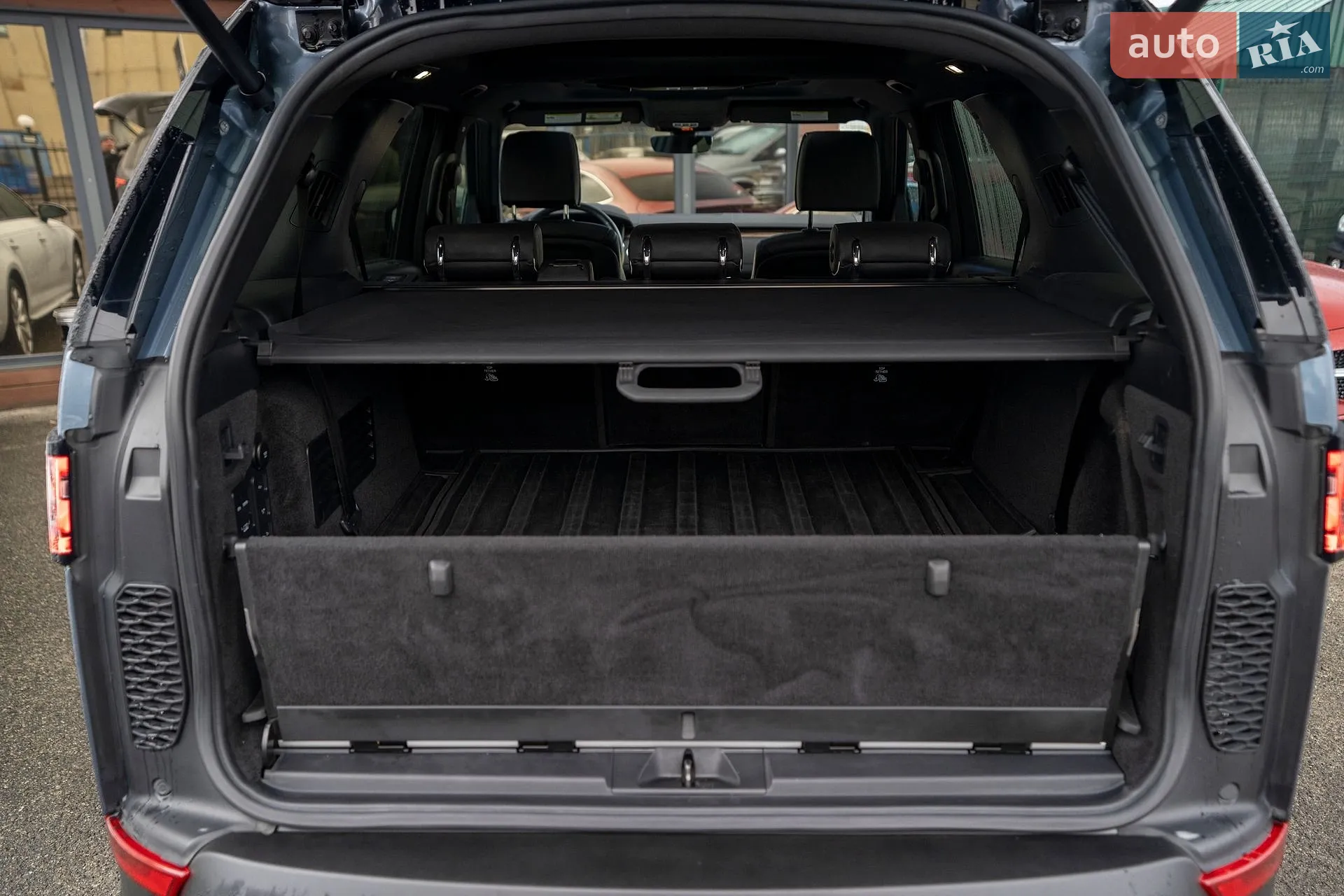 2019 Land Rover Discovery - мініатюра 39