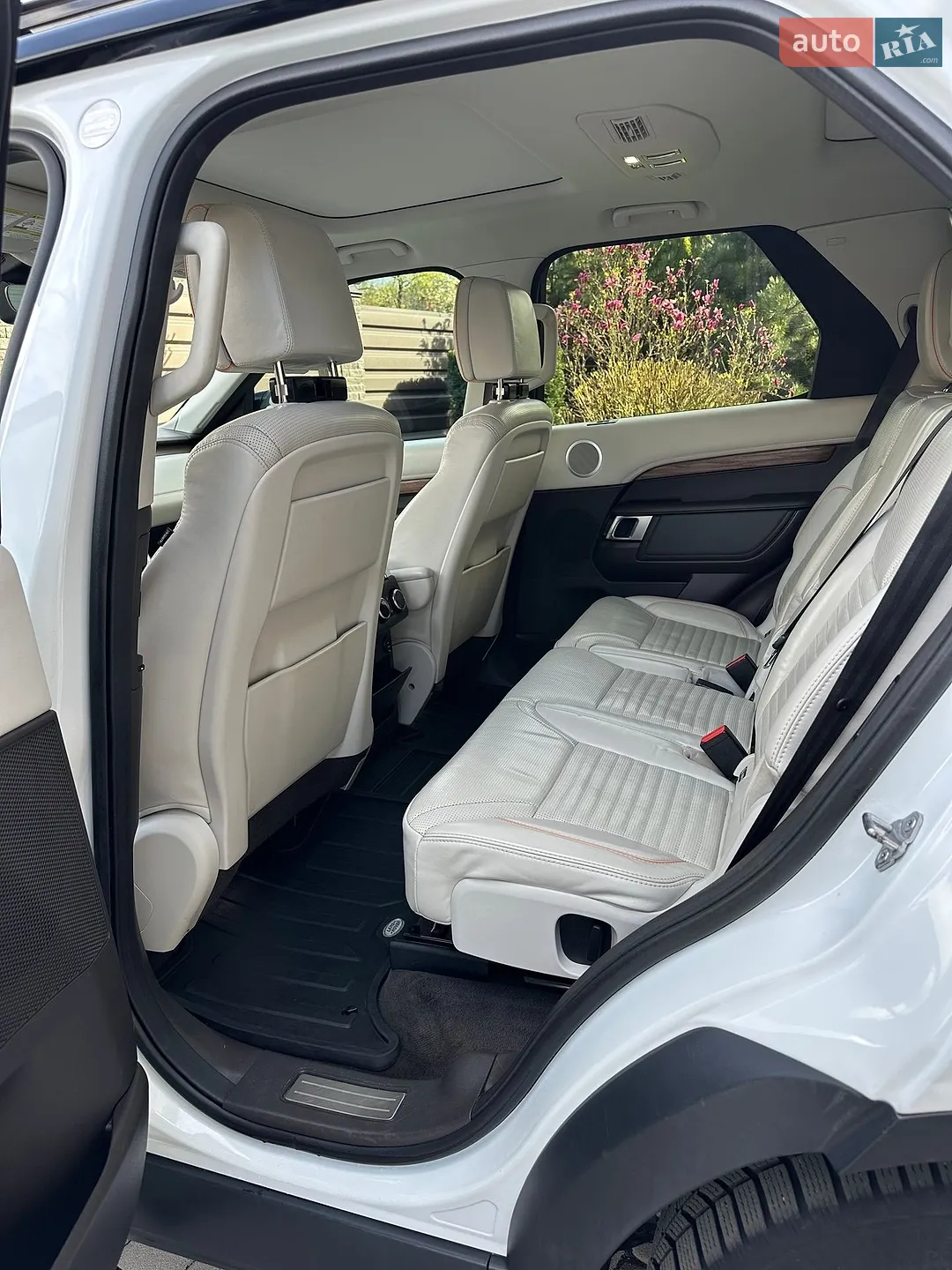2018 Land Rover Discovery - мініатюра 14