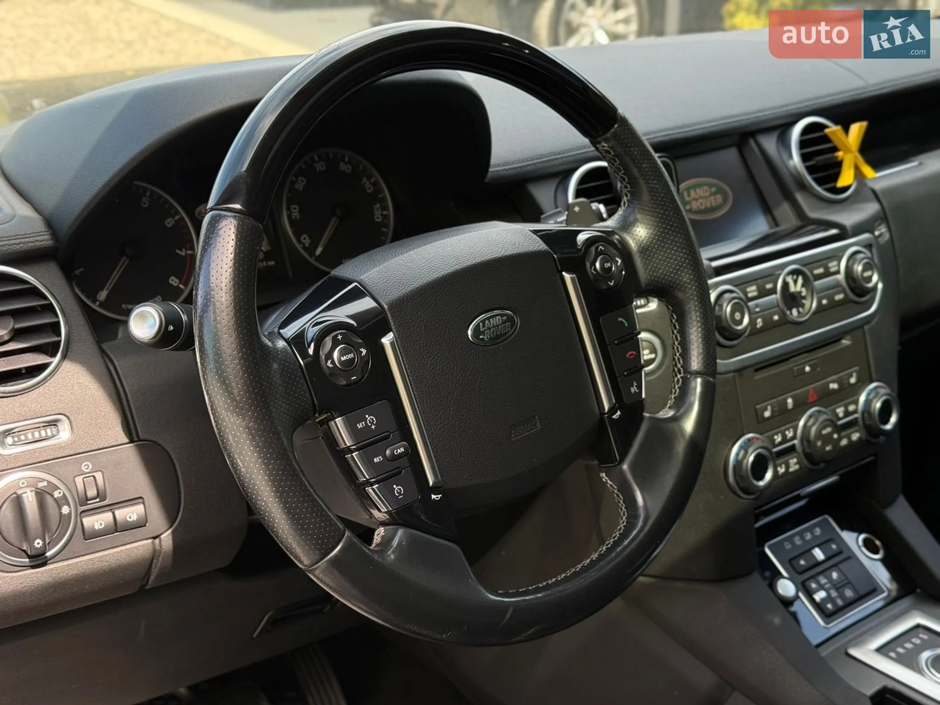 2015 Land Rover Discovery - мініатюра 12