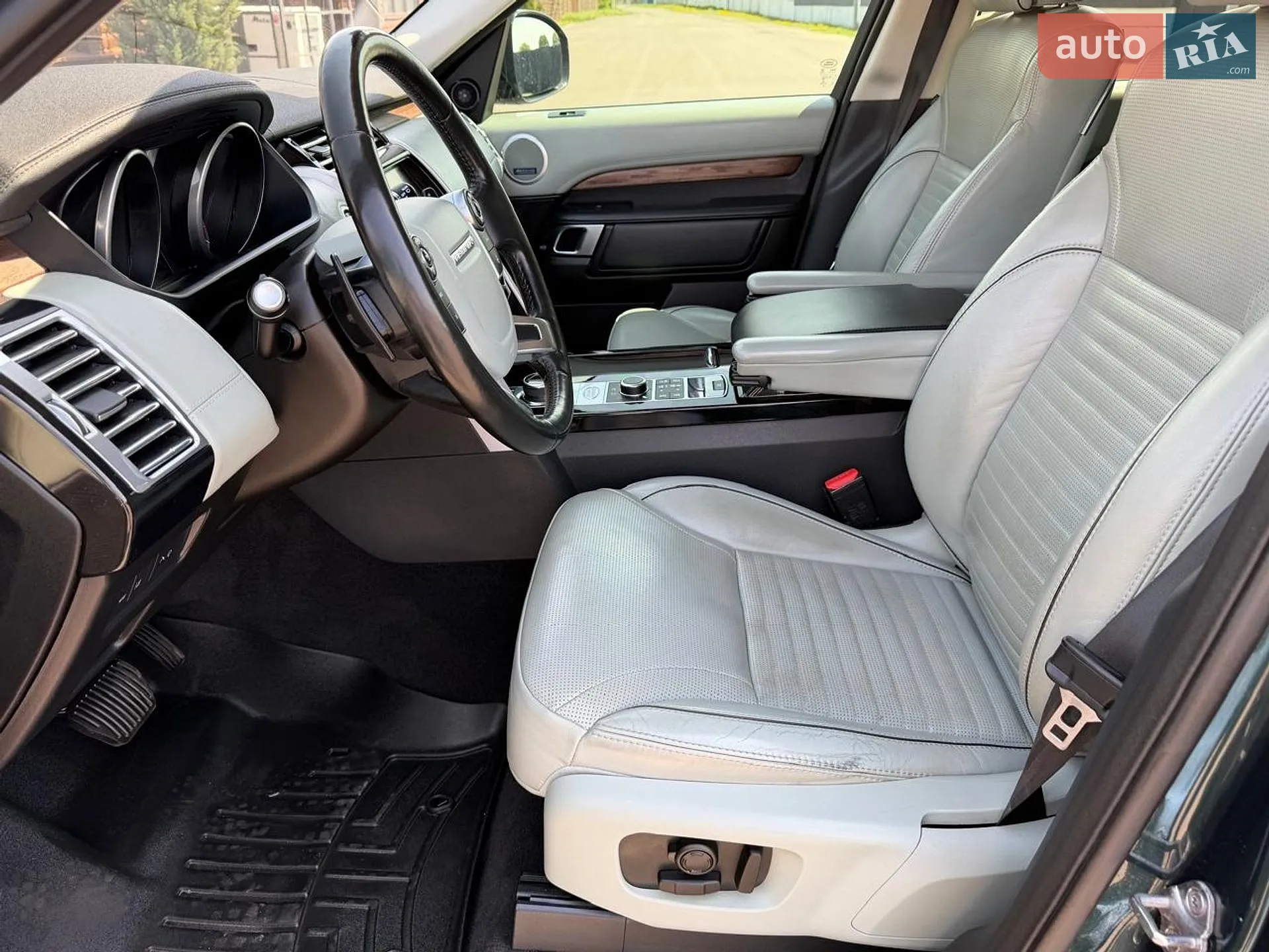 2017 Land Rover Discovery - мініатюра 42