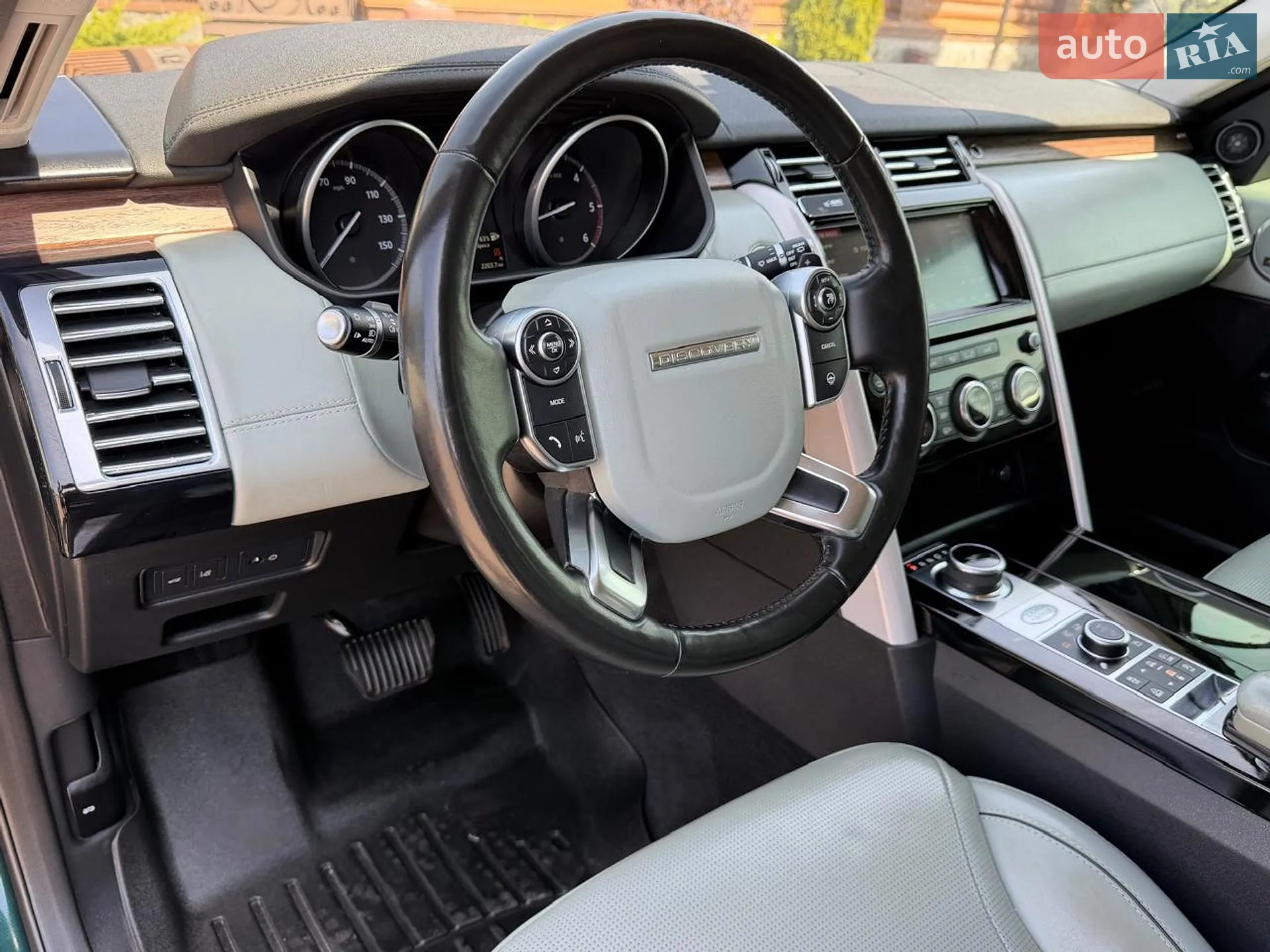 2017 Land Rover Discovery - мініатюра 47