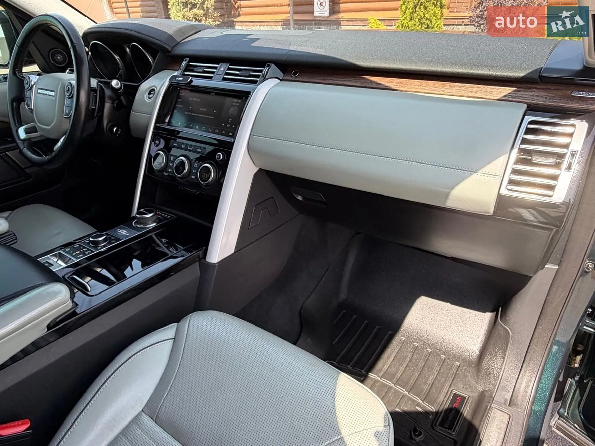 2017 Land Rover Discovery - мініатюра 63