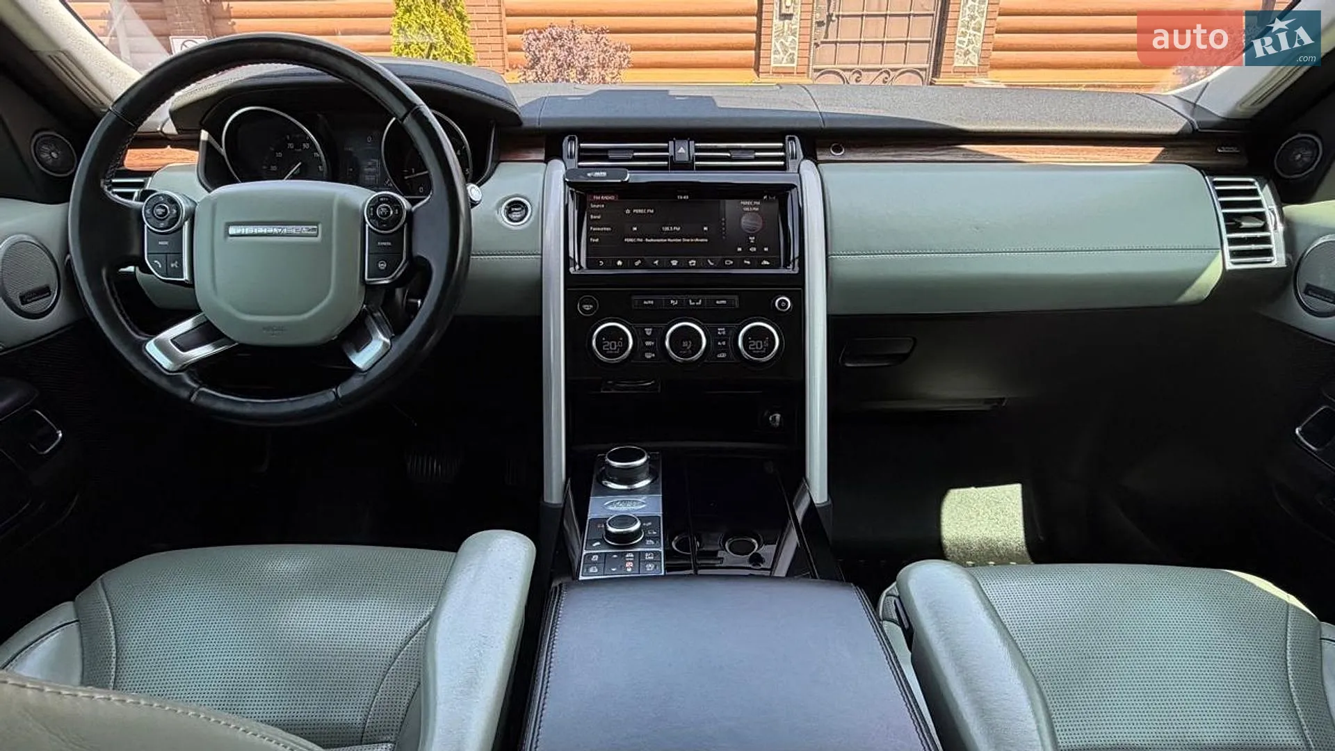 2017 Land Rover Discovery - мініатюра 68