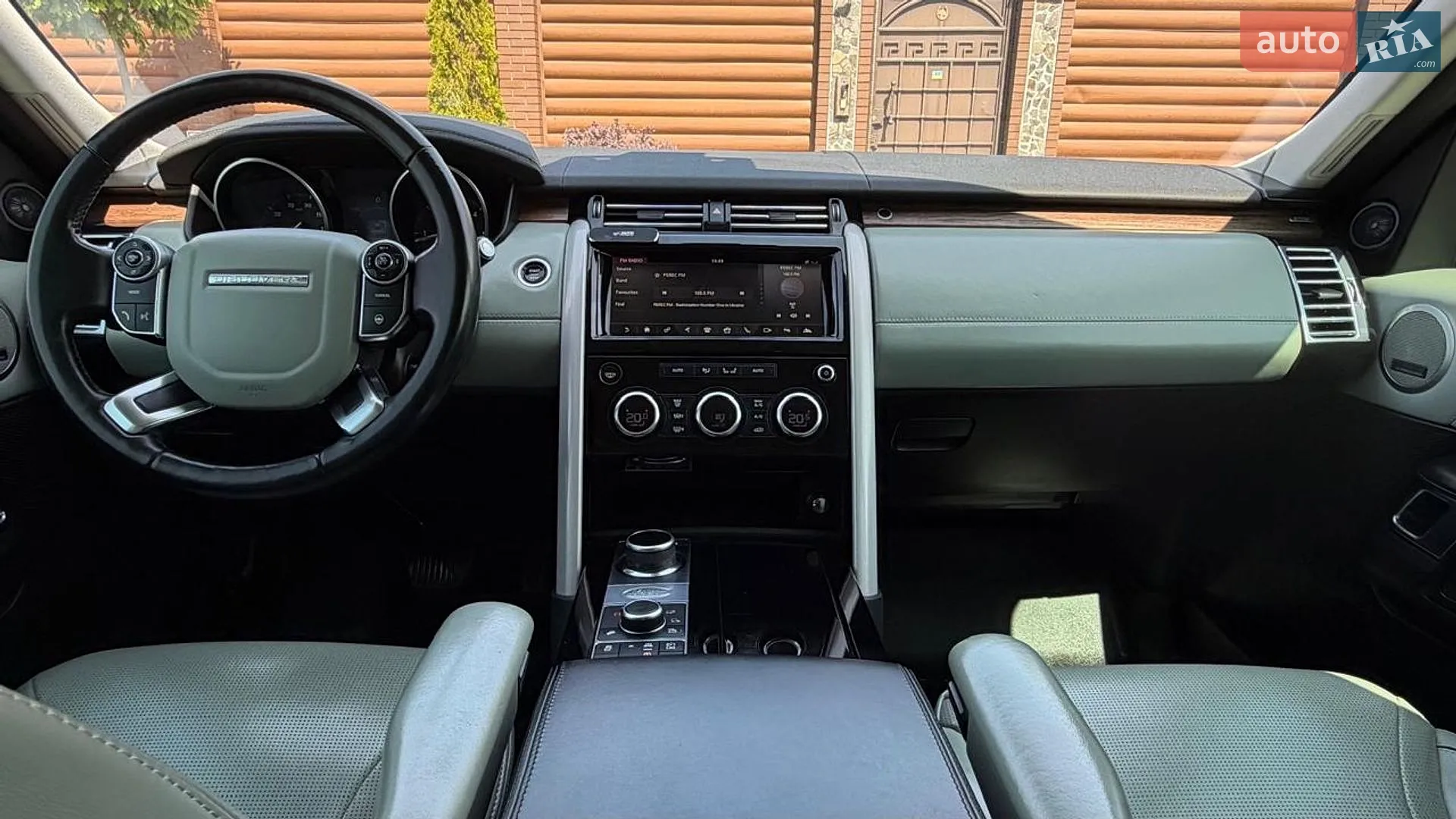 2017 Land Rover Discovery - мініатюра 69