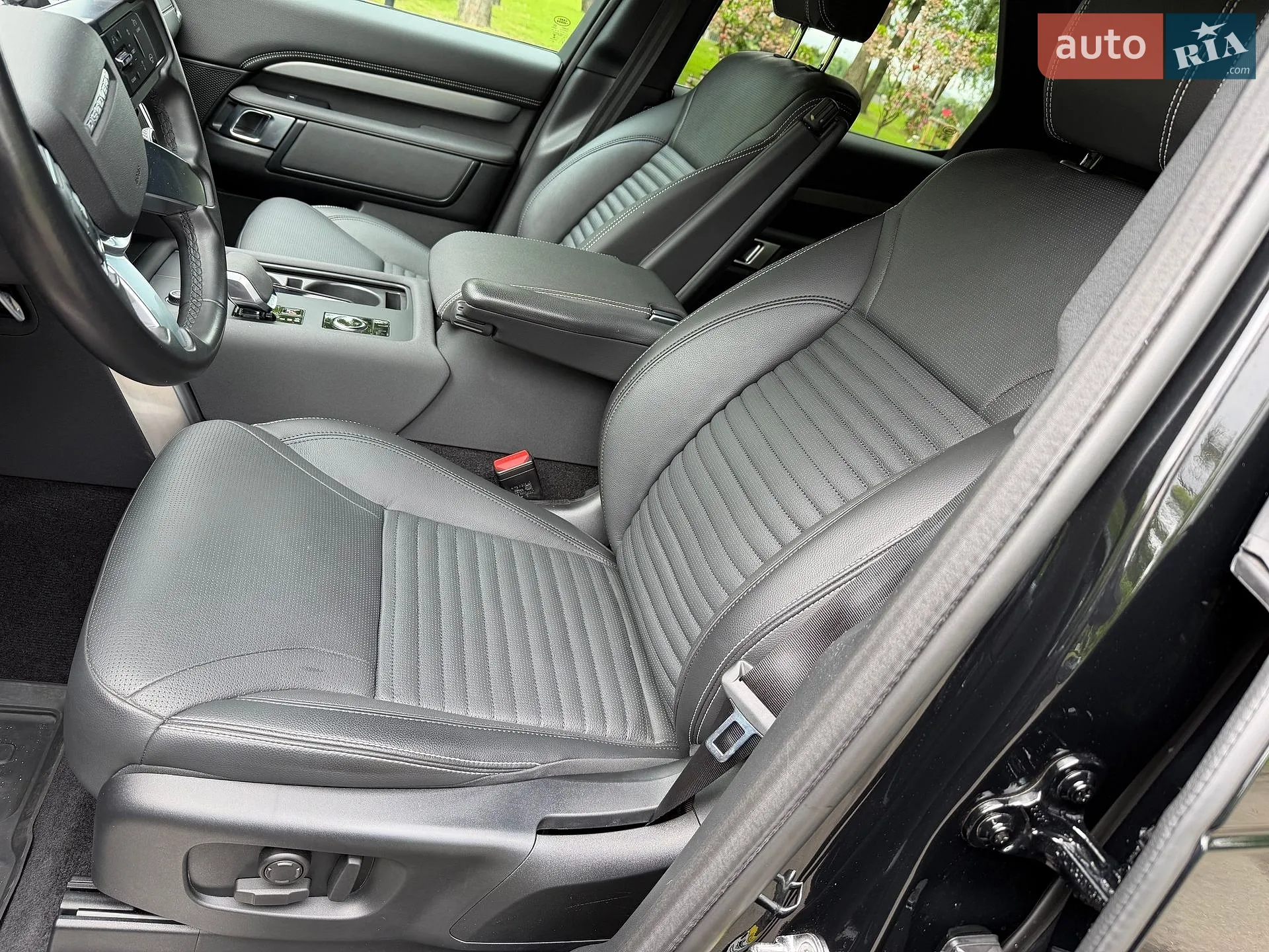 2023 Land Rover Discovery - мініатюра 24