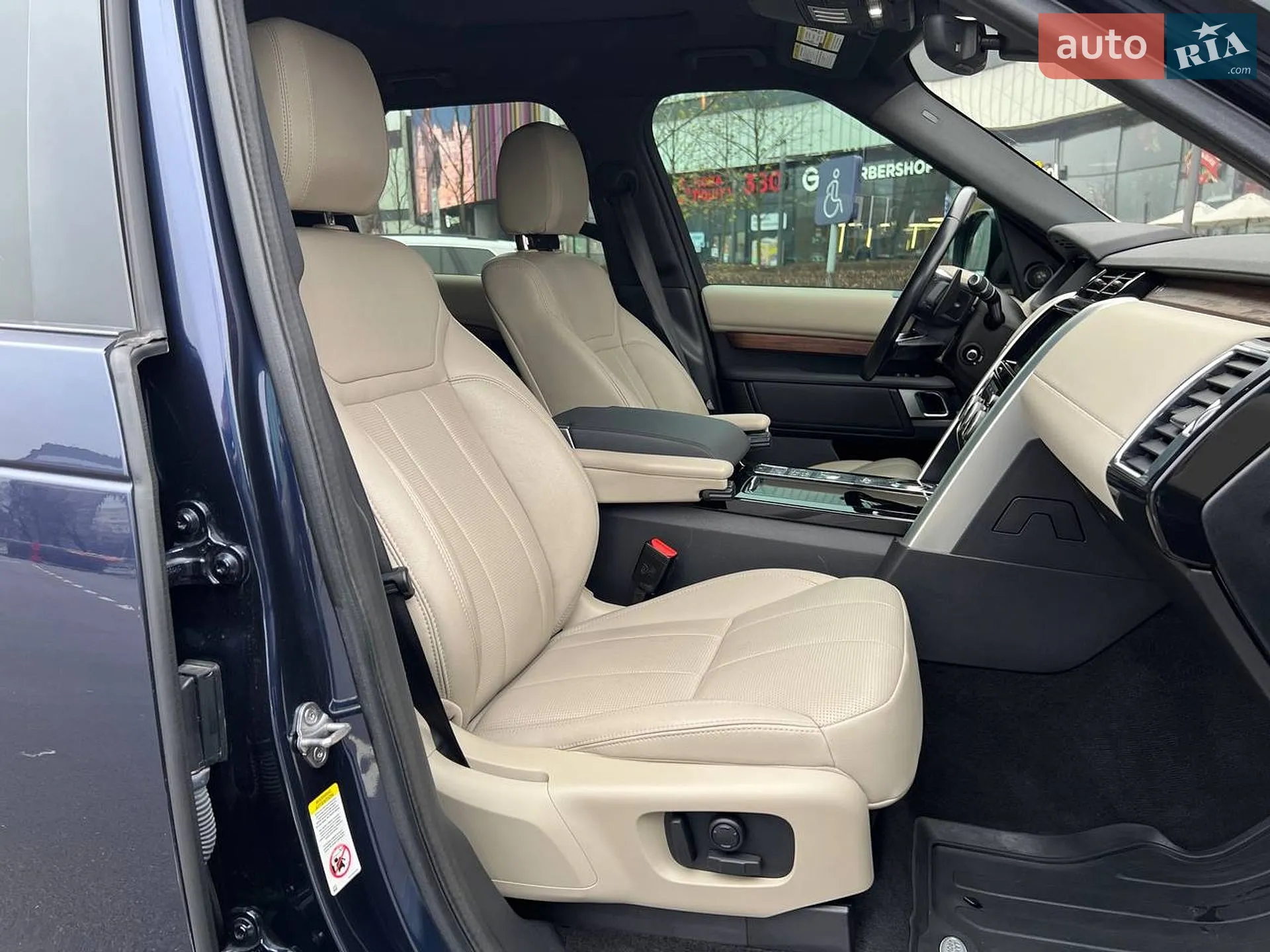 2018 Land Rover Discovery - мініатюра 18
