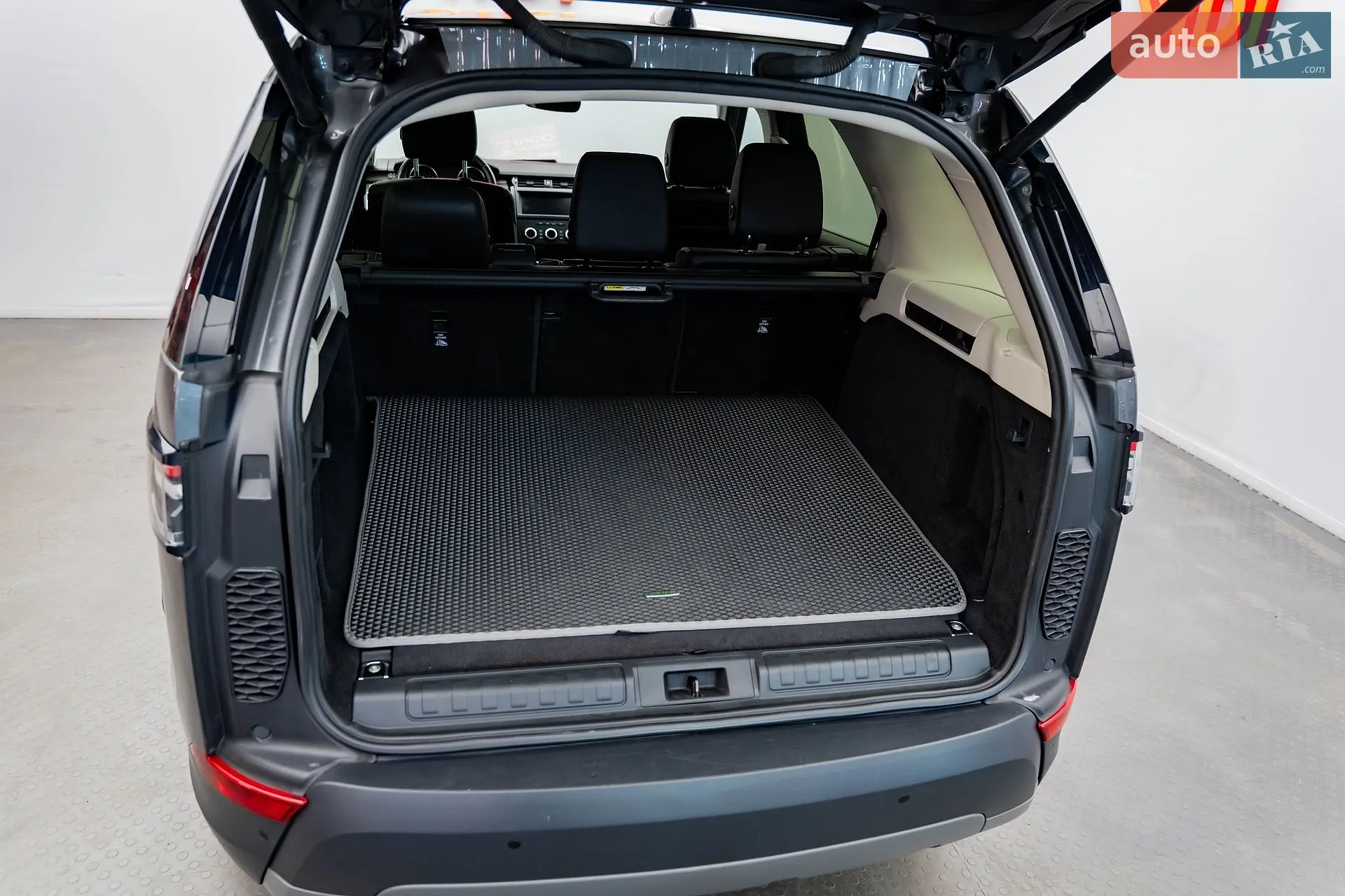 2018 Land Rover Discovery - мініатюра 7