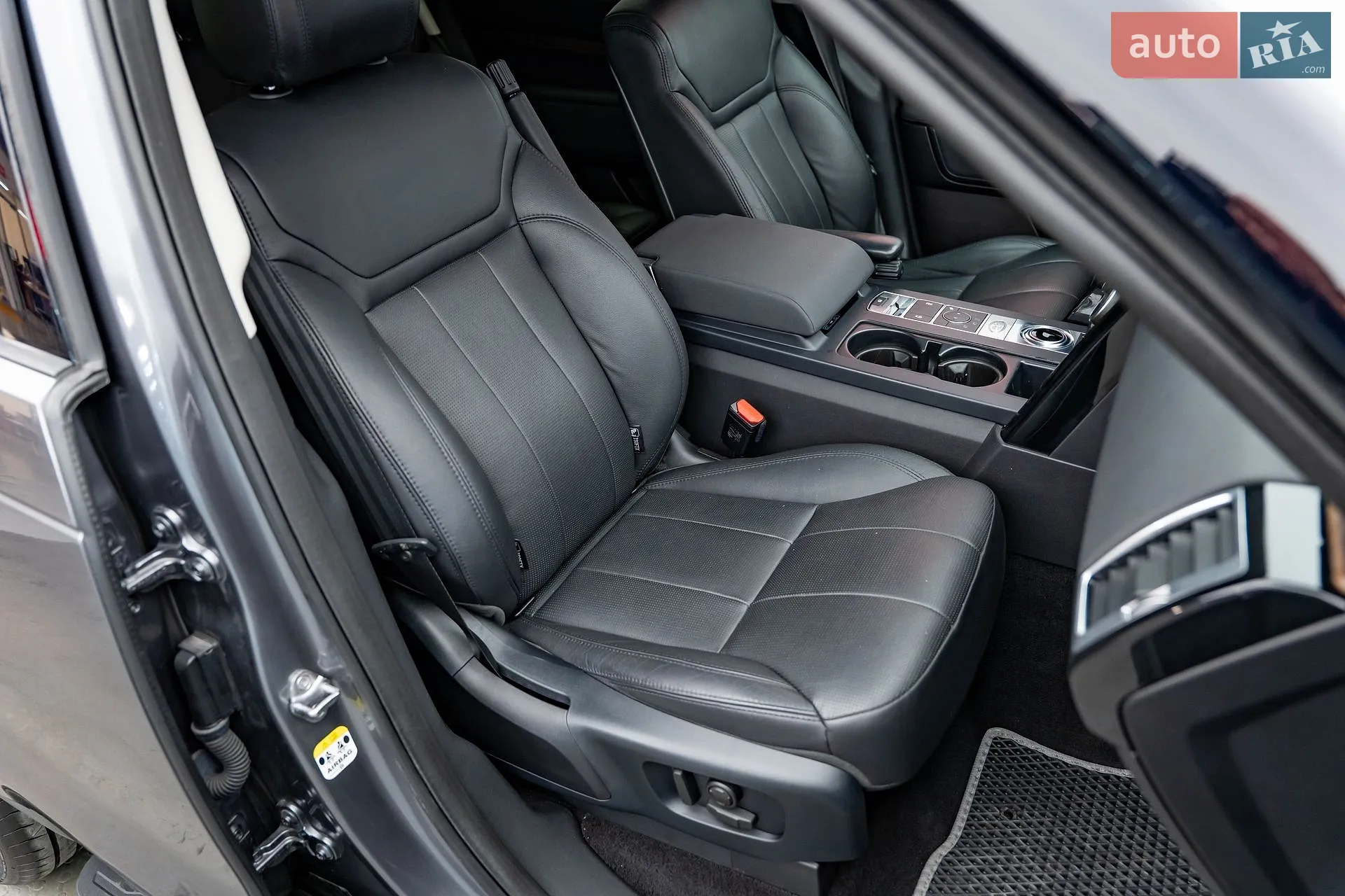 2018 Land Rover Discovery - мініатюра 26