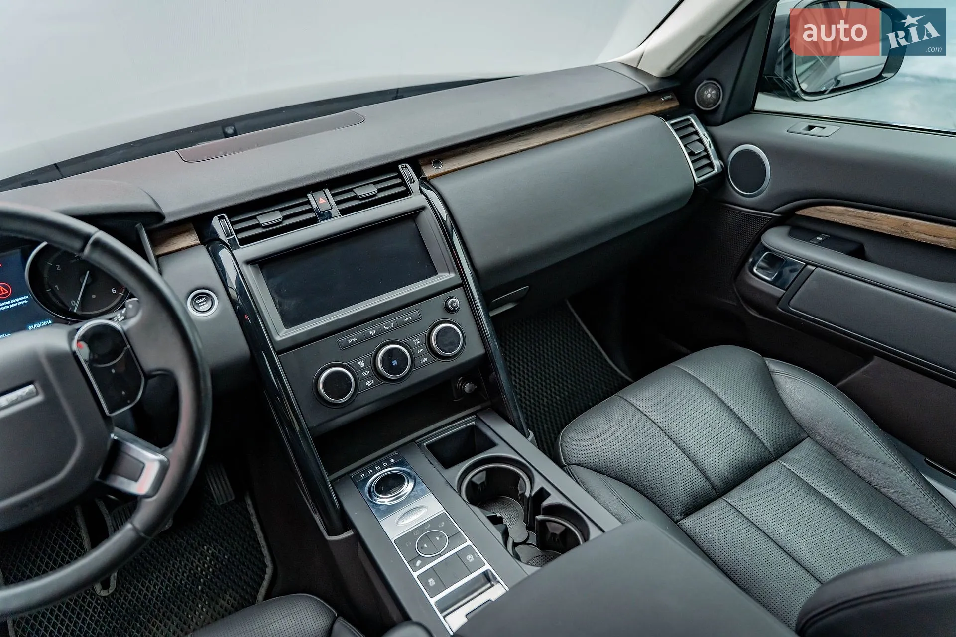 2018 Land Rover Discovery - мініатюра 14