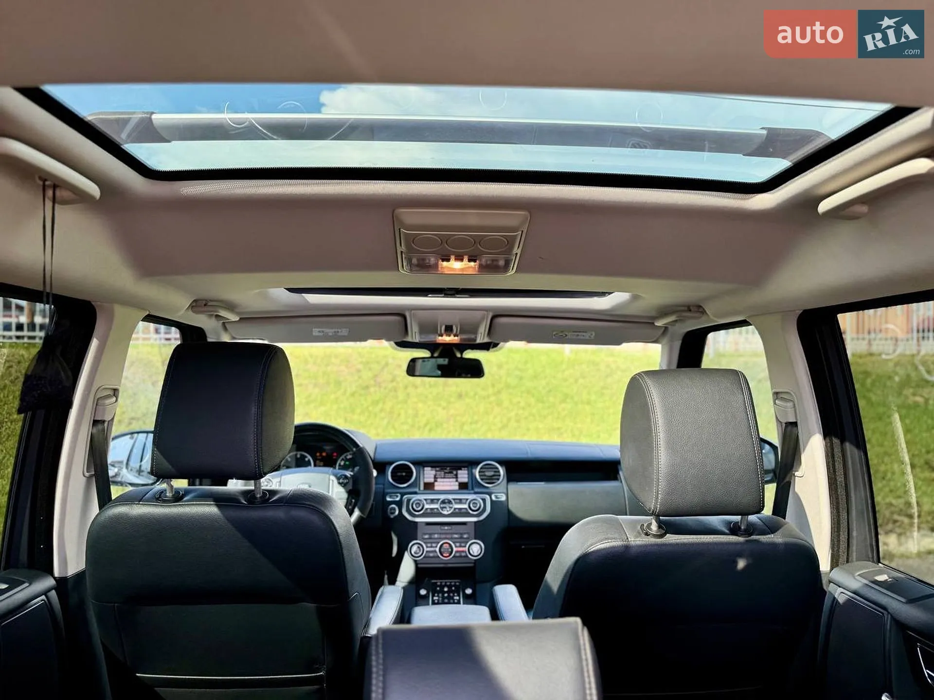 2016 Land Rover Discovery - мініатюра 18