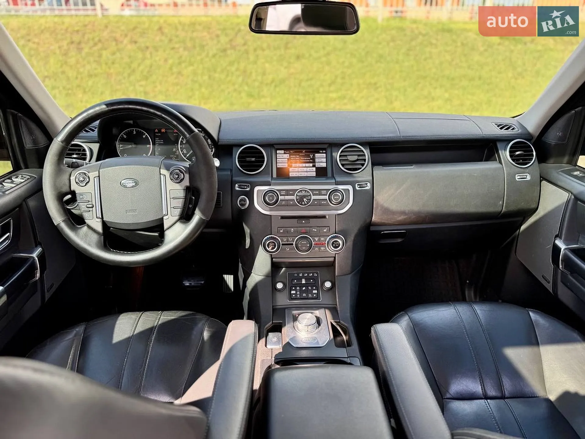 2016 Land Rover Discovery - мініатюра 25