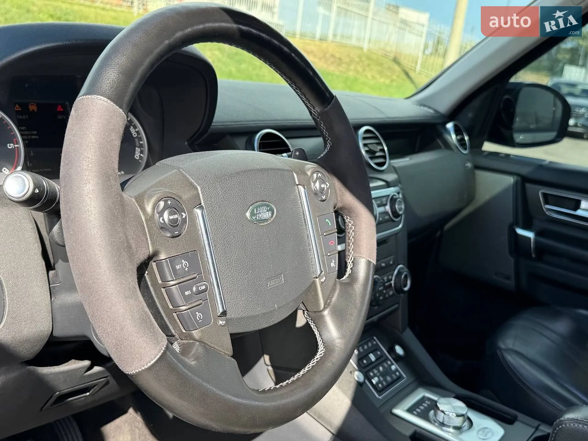 2016 Land Rover Discovery - мініатюра 36