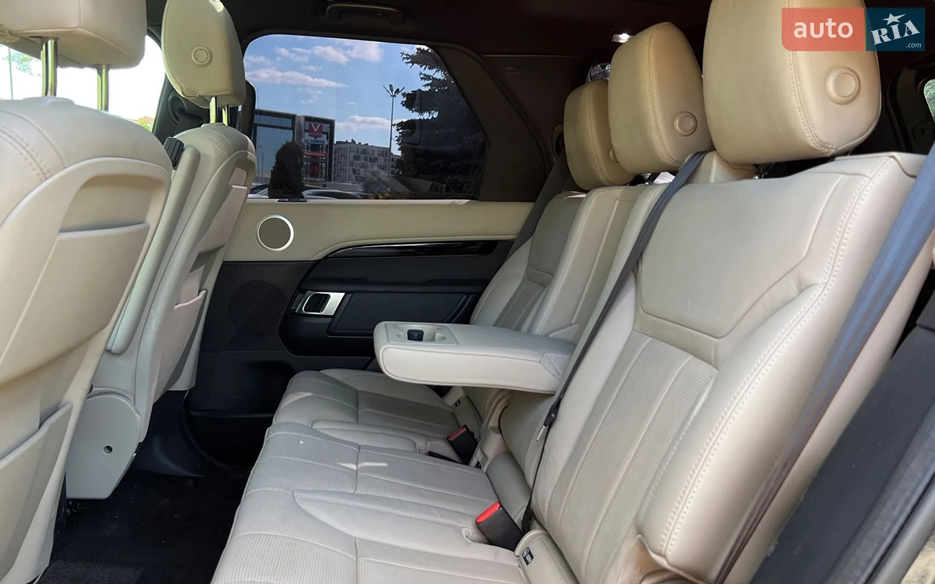 2018 Land Rover Discovery - мініатюра 27