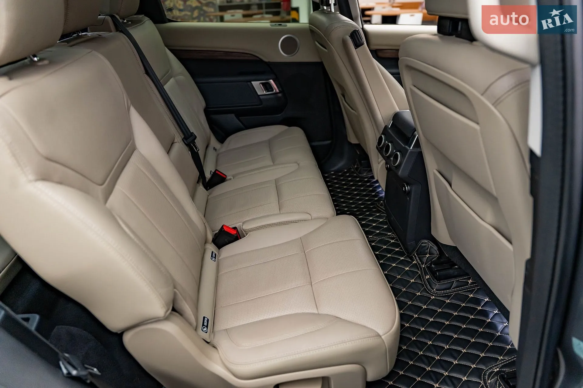 2019 Land Rover Discovery - мініатюра 34