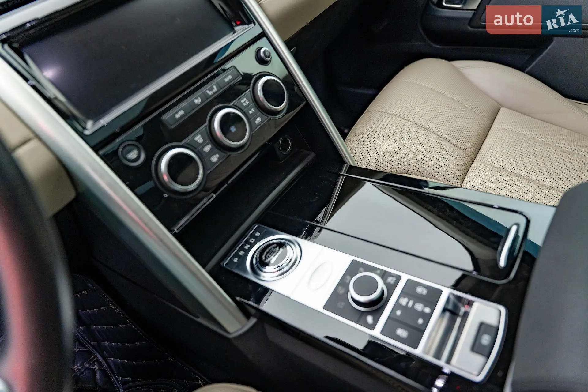 2019 Land Rover Discovery - мініатюра 28