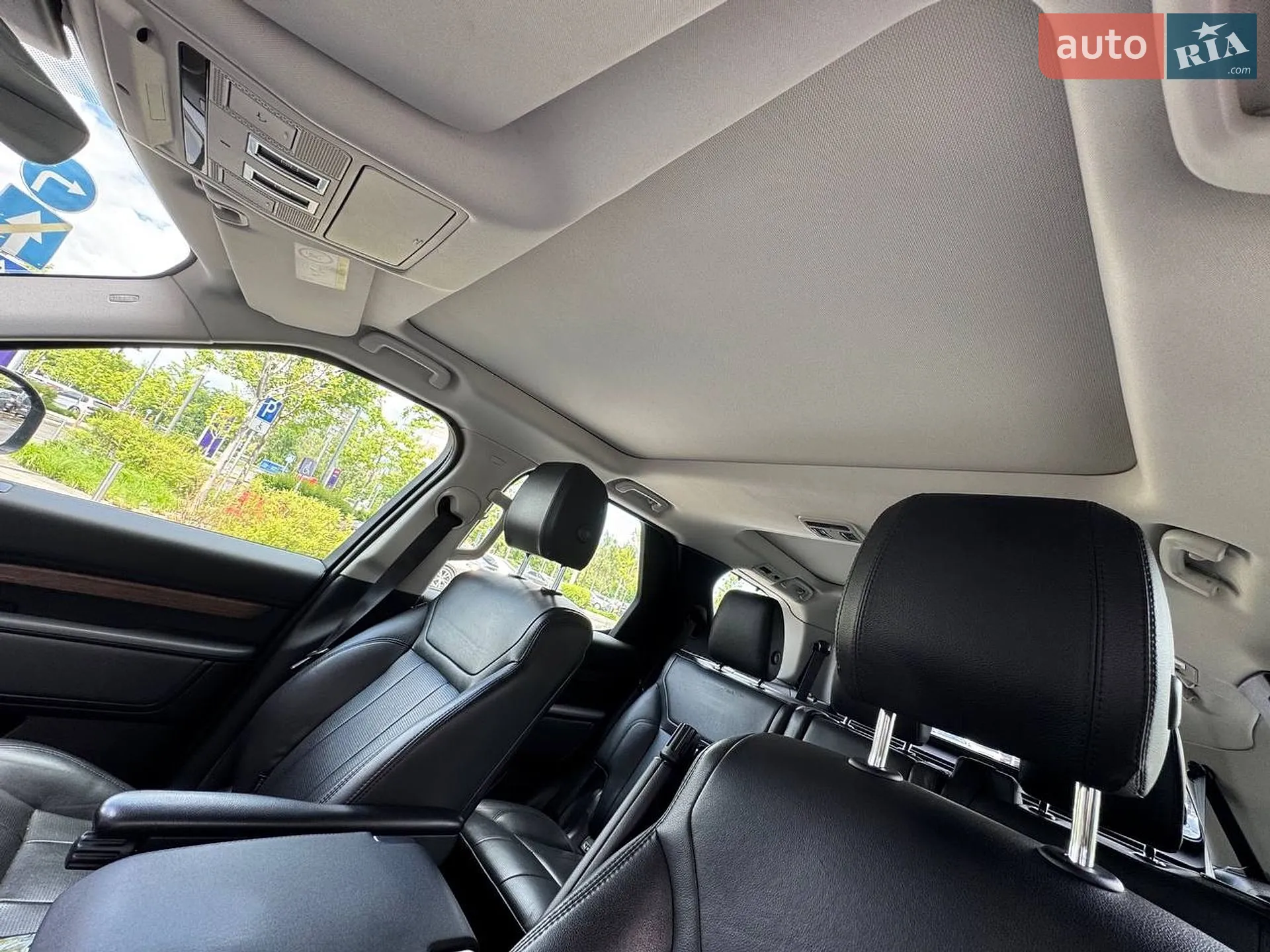 2017 Land Rover Discovery - мініатюра 19