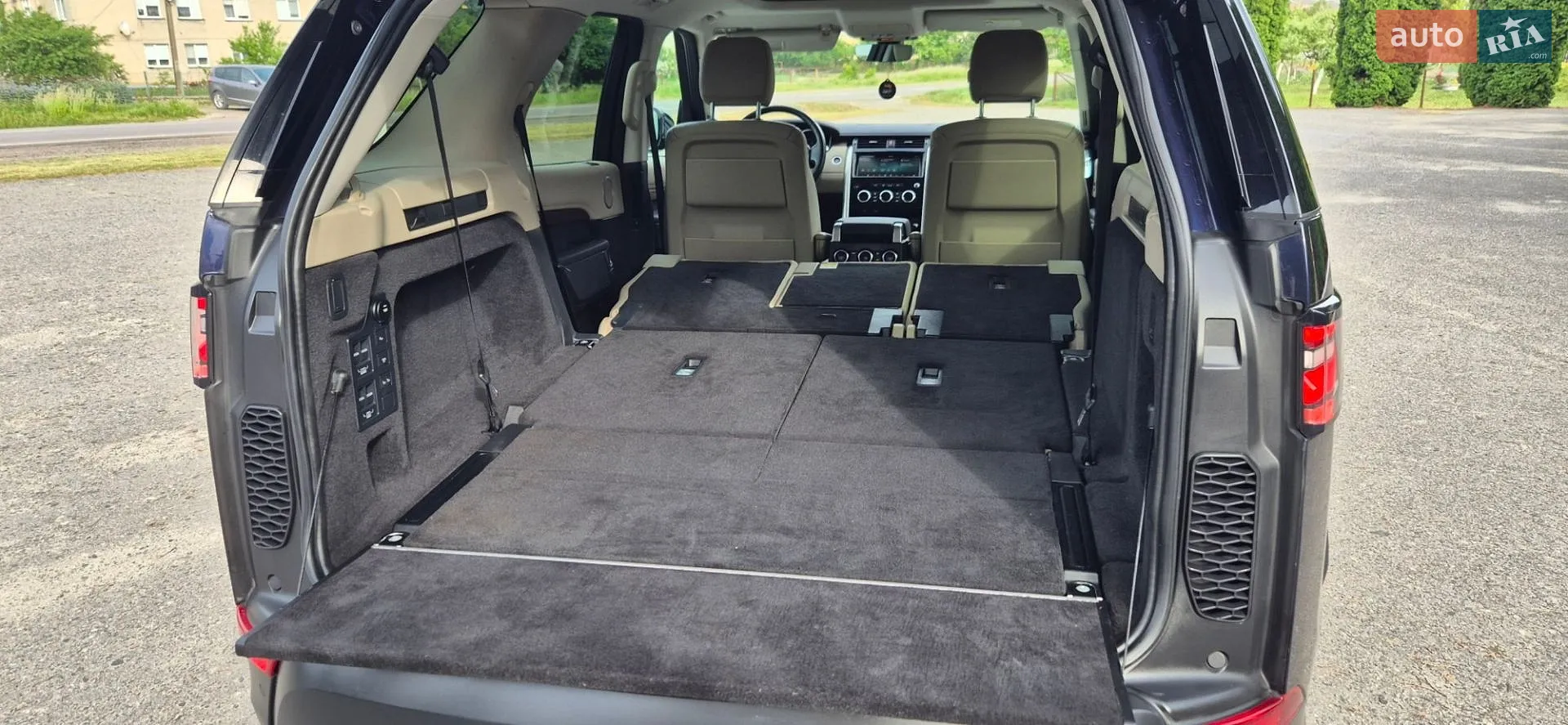 2017 Land Rover Discovery - мініатюра 12