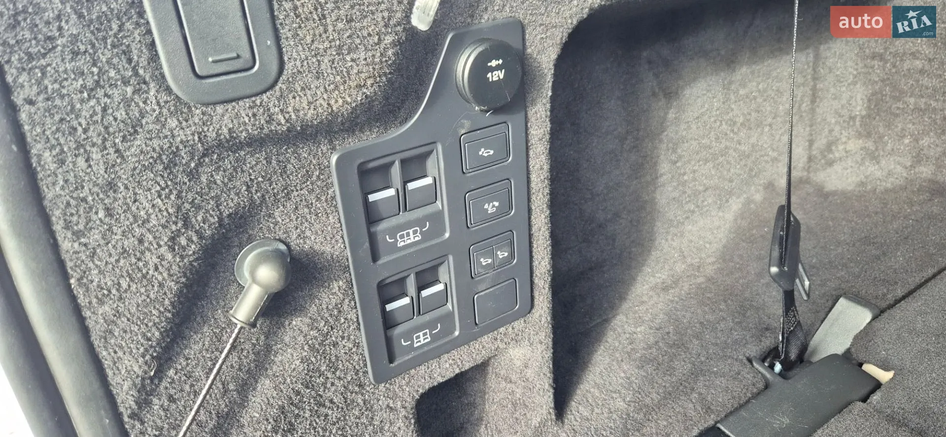 2017 Land Rover Discovery - мініатюра 15