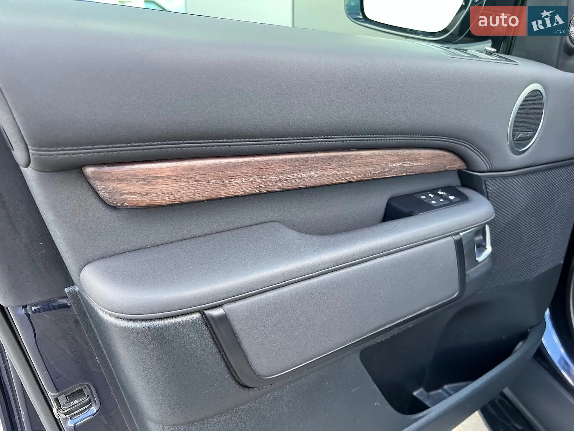 2019 Land Rover Discovery - мініатюра 12