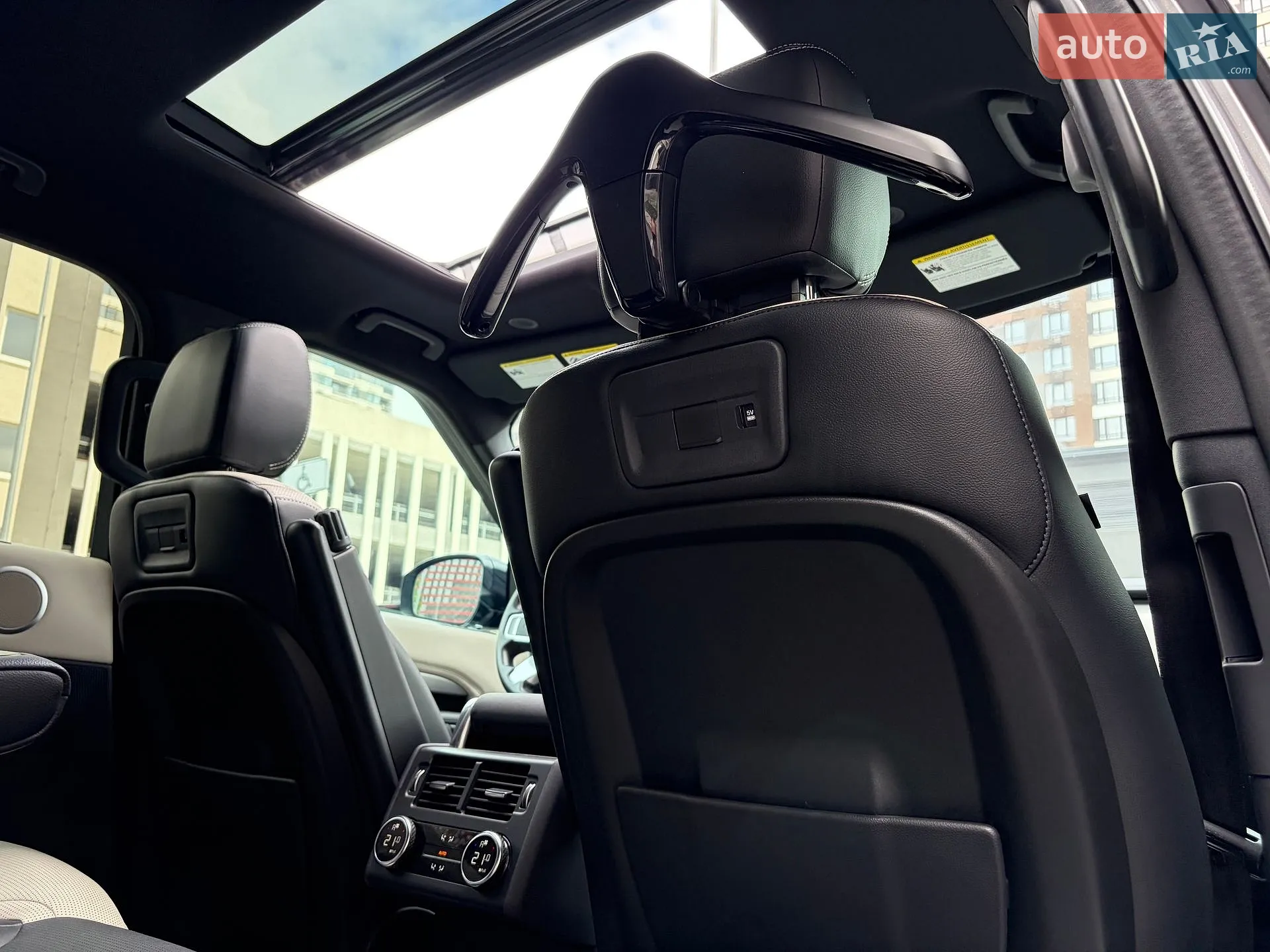 2021 Land Rover Discovery - мініатюра 3