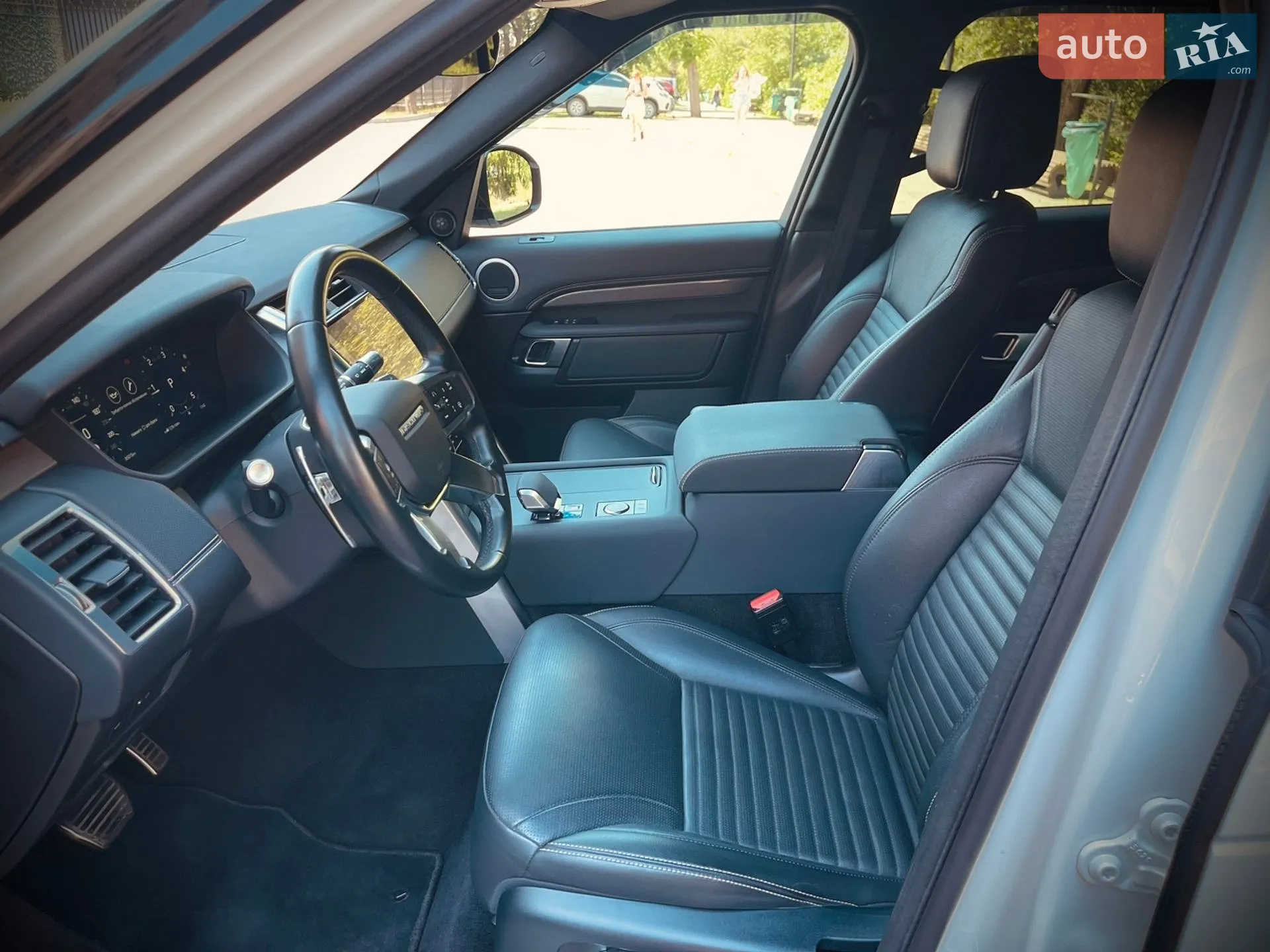 2021 Land Rover Discovery - мініатюра 28