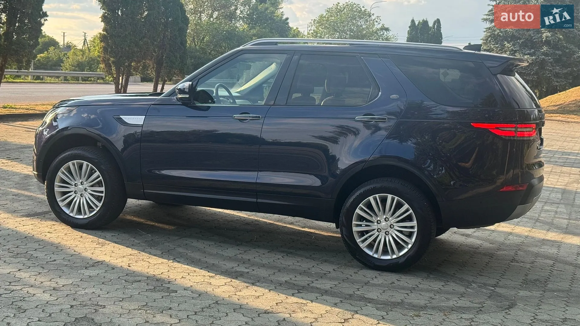 2019 Land Rover Discovery - мініатюра 12
