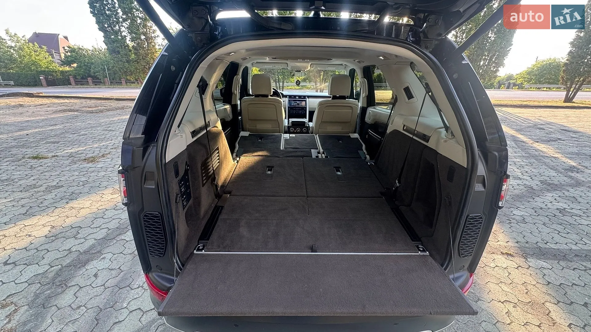2019 Land Rover Discovery - мініатюра 53