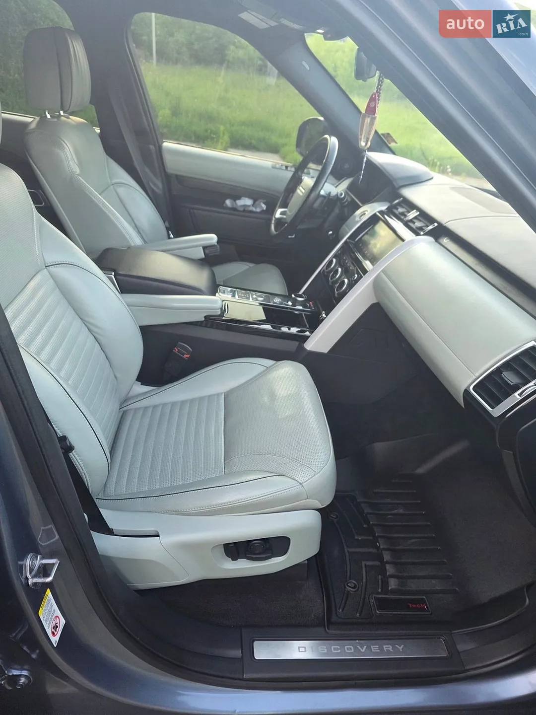 2018 Land Rover Discovery - мініатюра 33