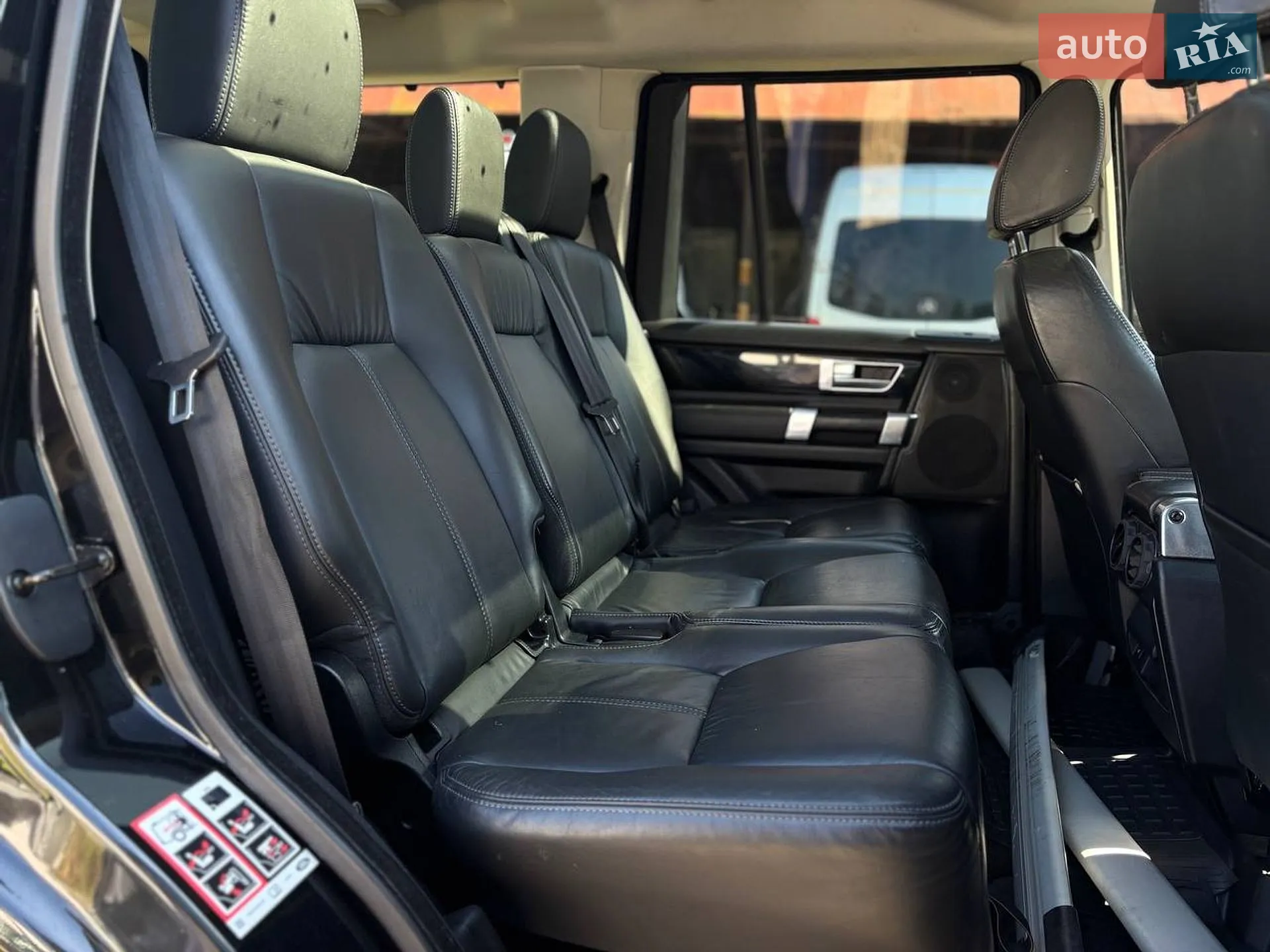2016 Land Rover Discovery - мініатюра 50