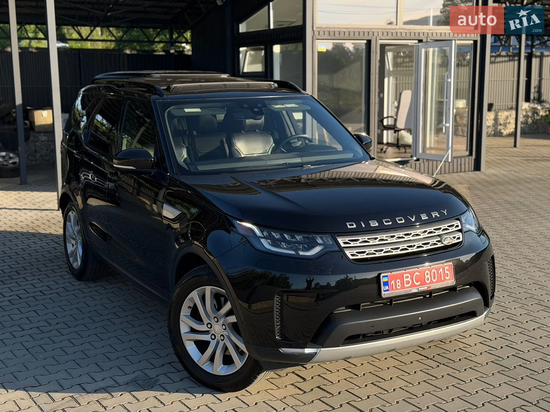 2017 Land Rover Discovery - мініатюра 20