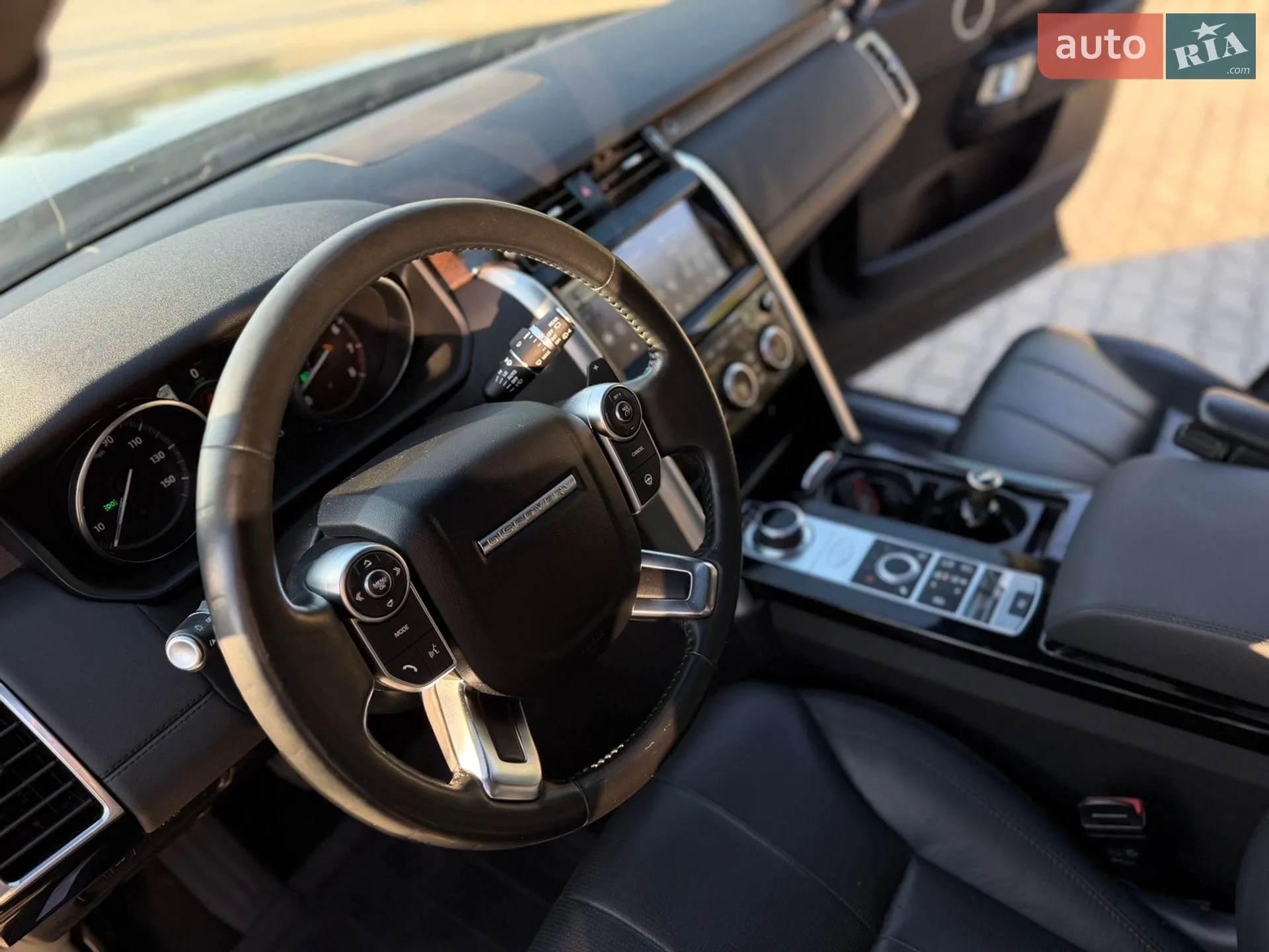 2017 Land Rover Discovery - мініатюра 42