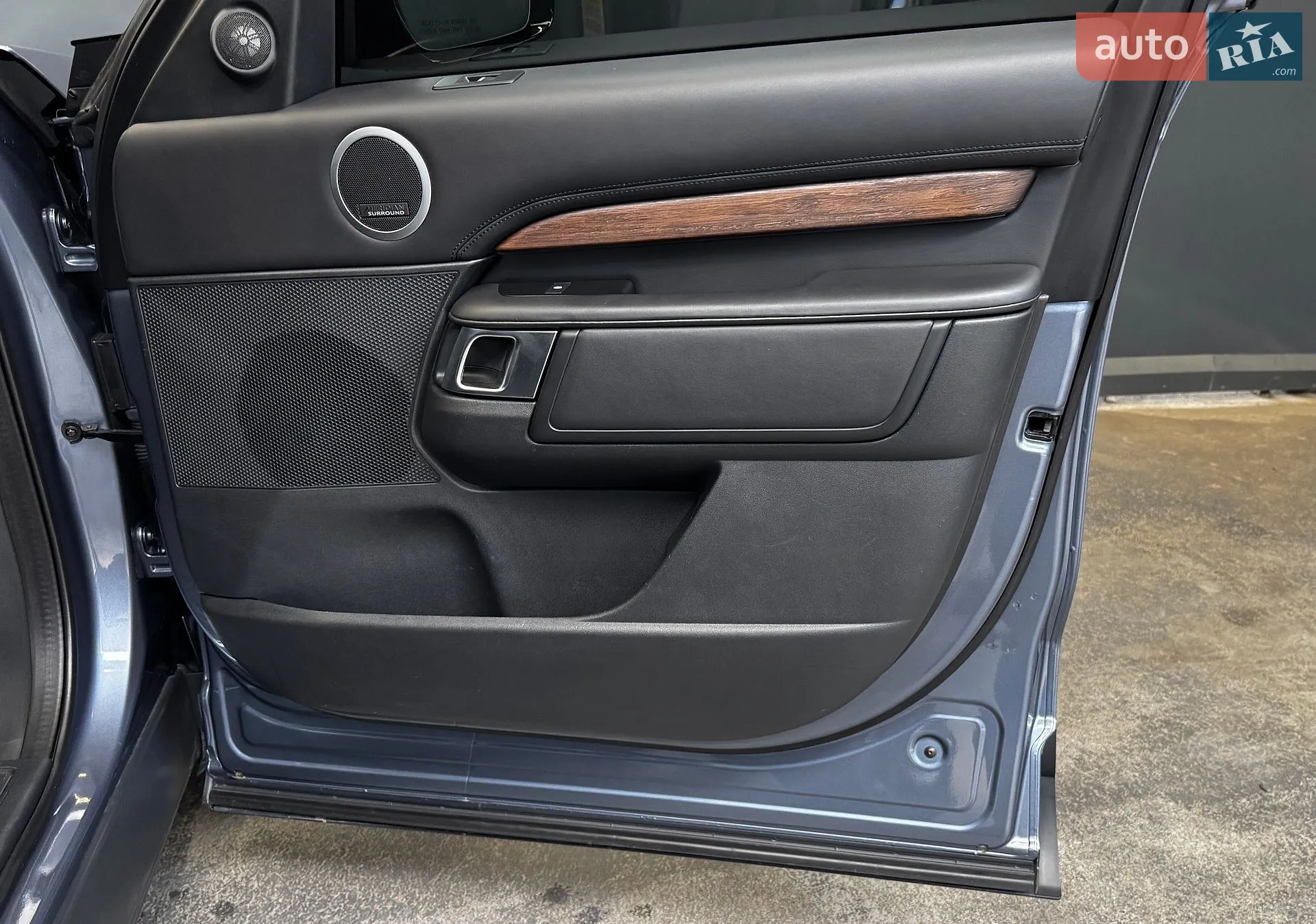 2019 Land Rover Discovery - мініатюра 36