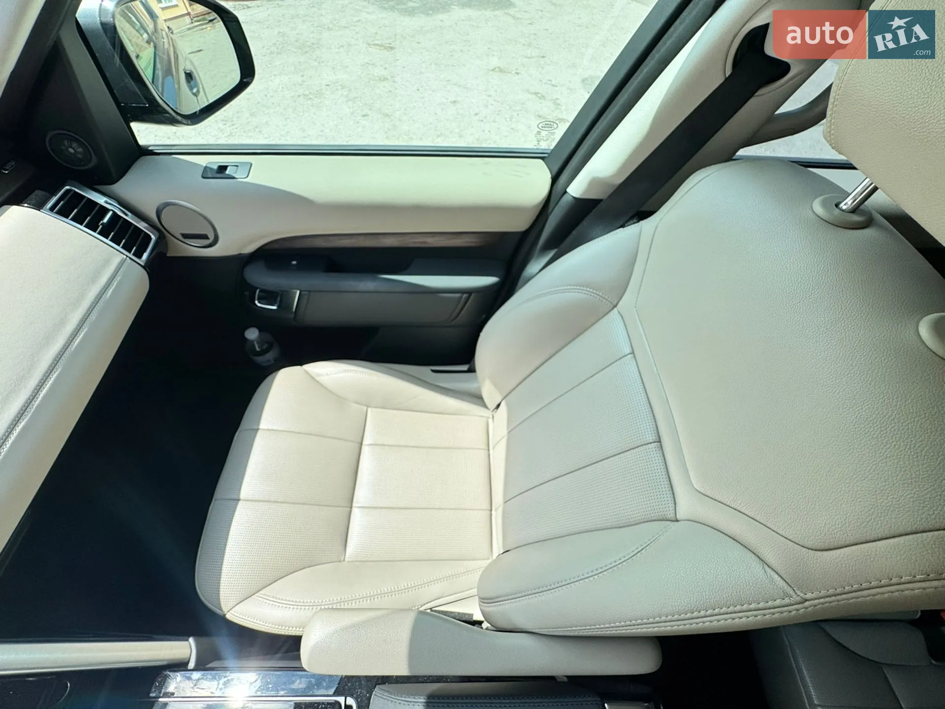 2019 Land Rover Discovery - мініатюра 15