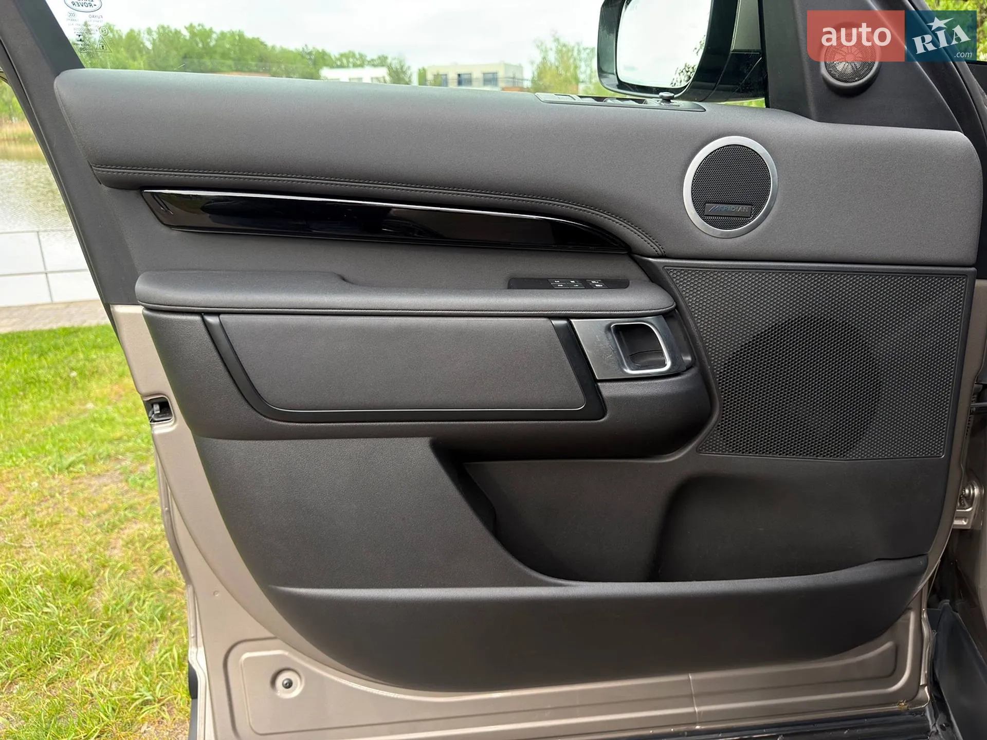 2021 Land Rover Discovery - мініатюра 35