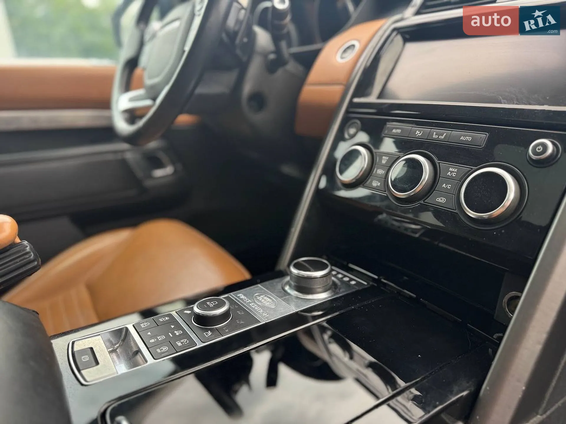 2017 Land Rover Discovery - мініатюра 18